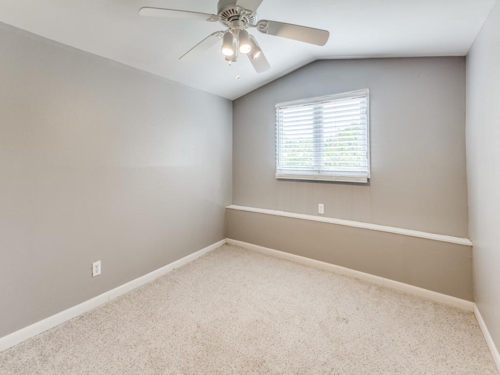 423 S Main St, Lockhart, TX 78644
