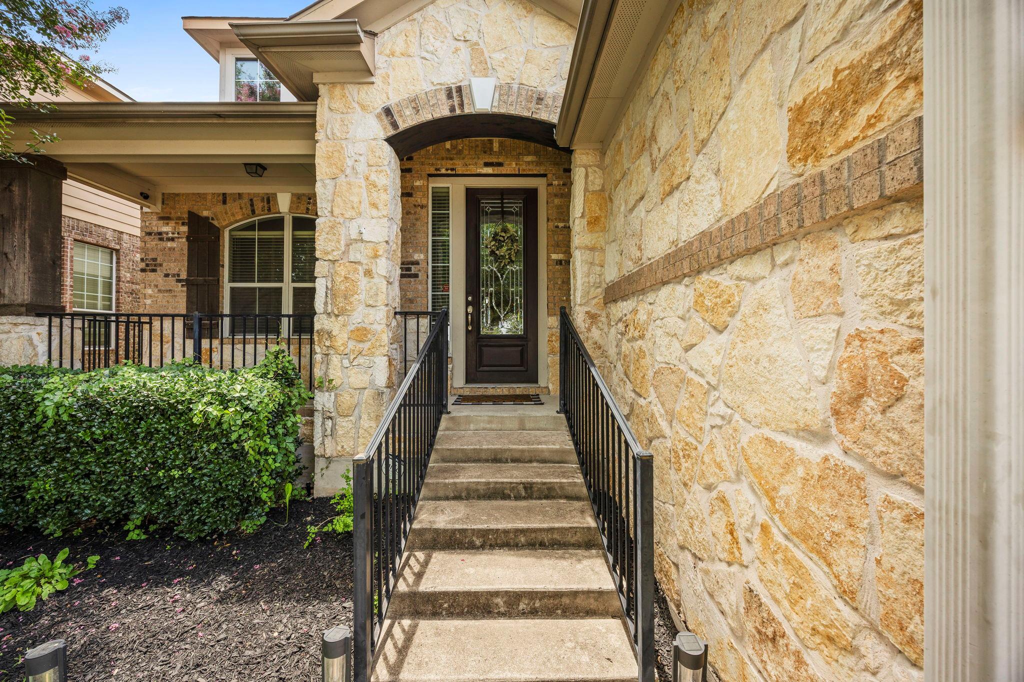 401 Wiltshire Dr, Hutto, TX 78634