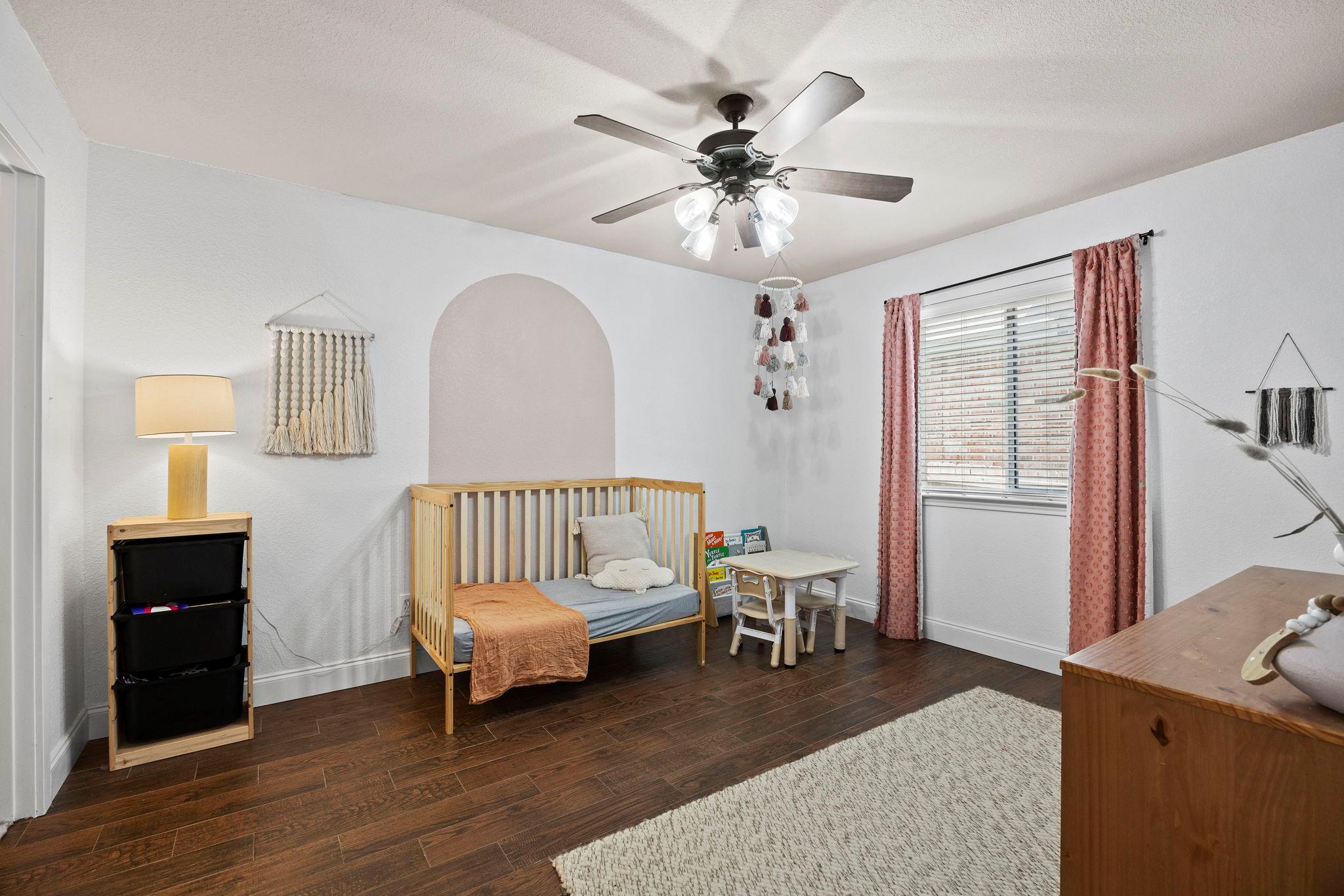 401 Wiltshire Dr, Hutto, TX 78634