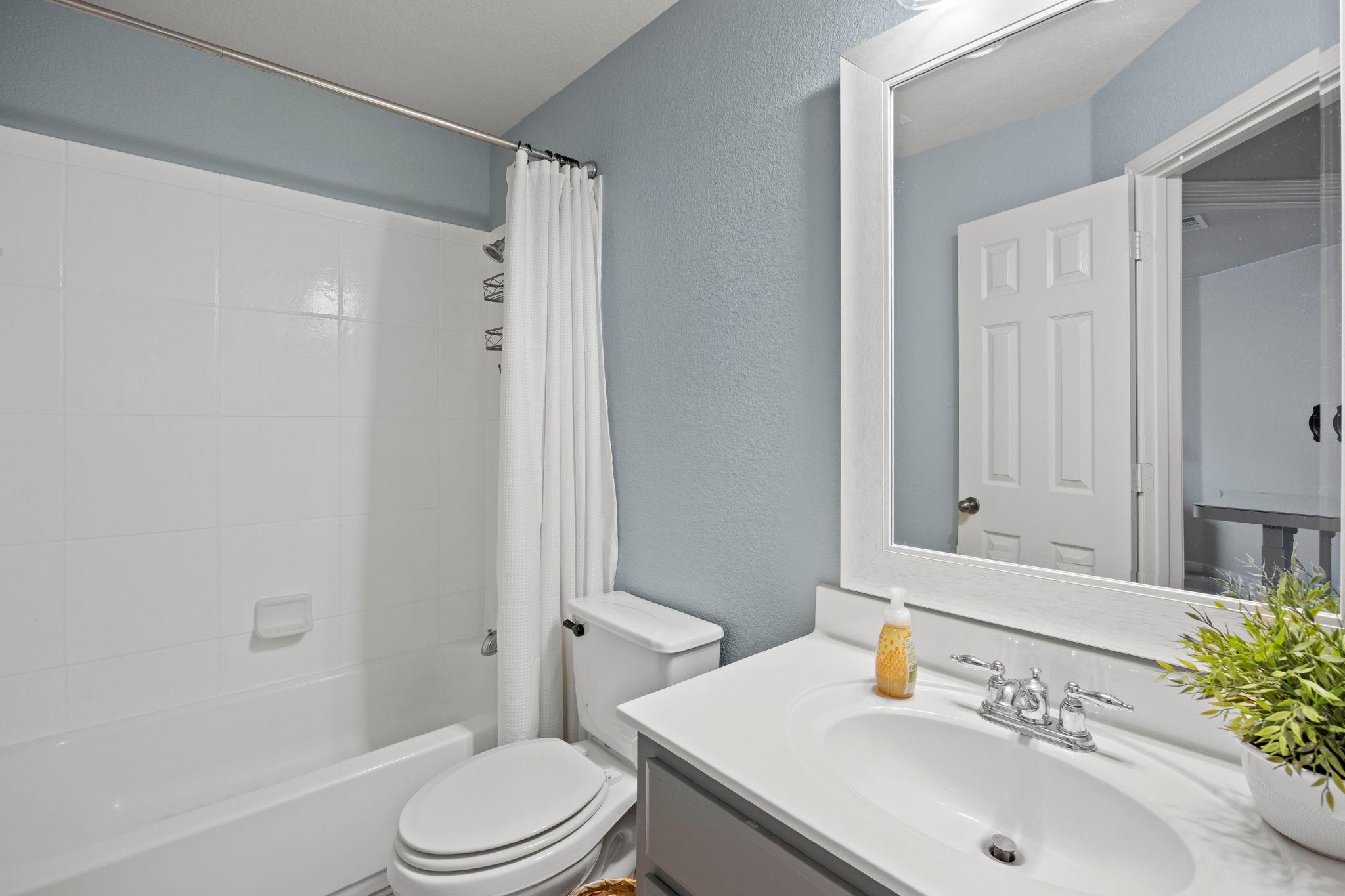 401 Wiltshire Dr, Hutto, TX 78634