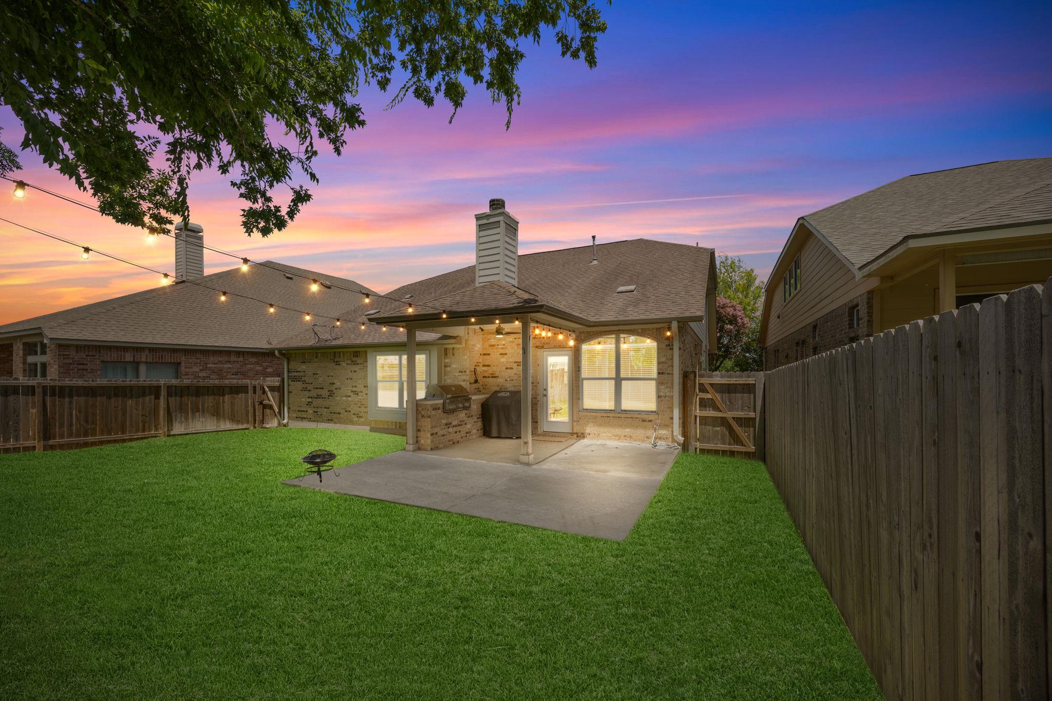 401 Wiltshire Dr, Hutto, TX 78634