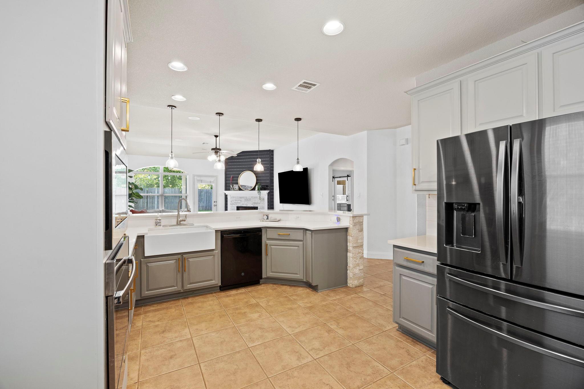 401 Wiltshire Dr, Hutto, TX 78634