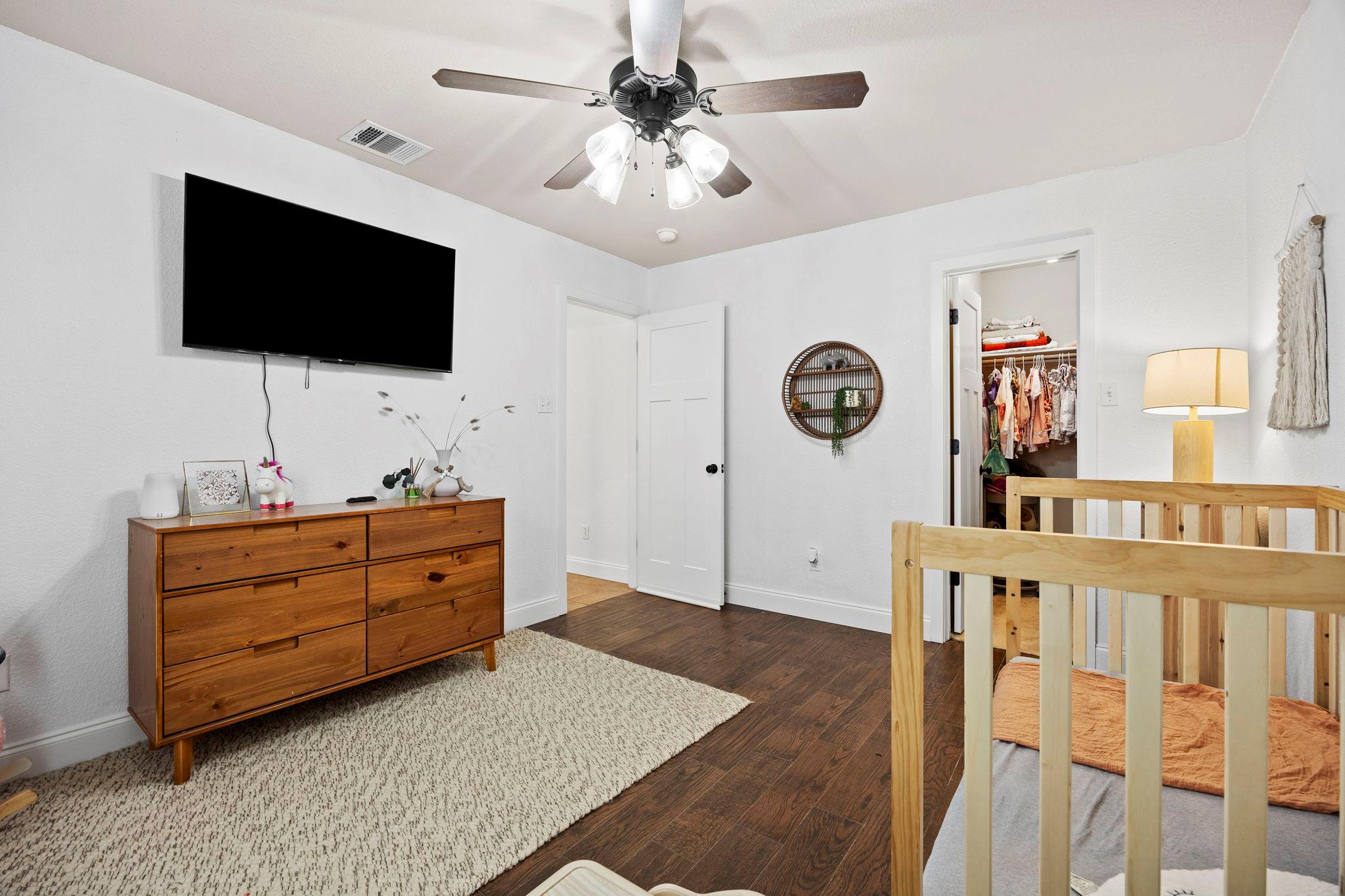 401 Wiltshire Dr, Hutto, TX 78634