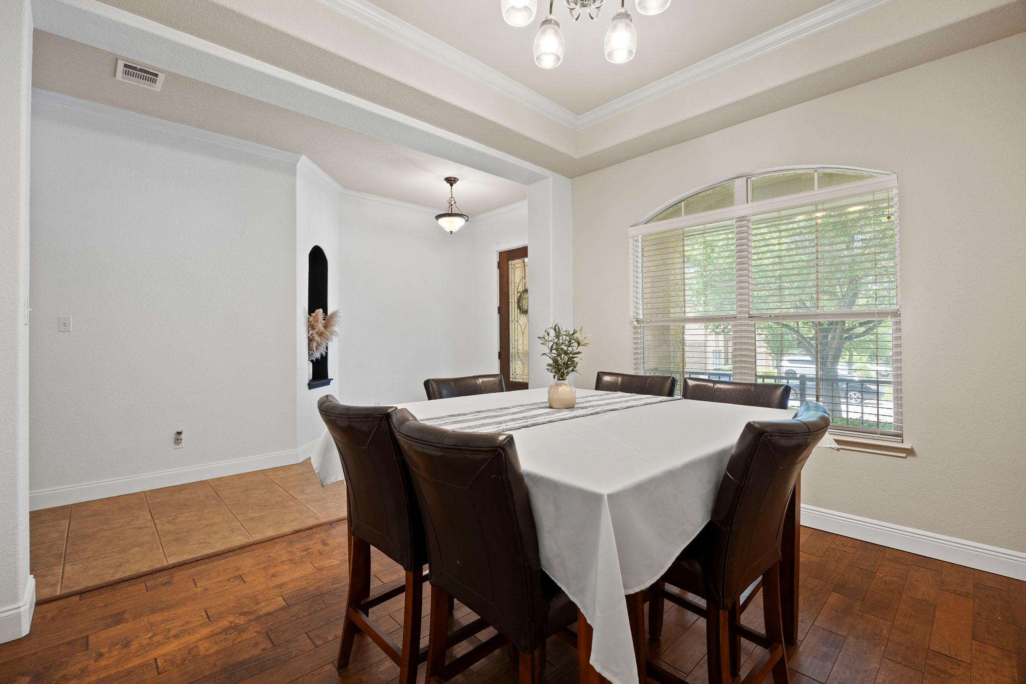 401 Wiltshire Dr, Hutto, TX 78634