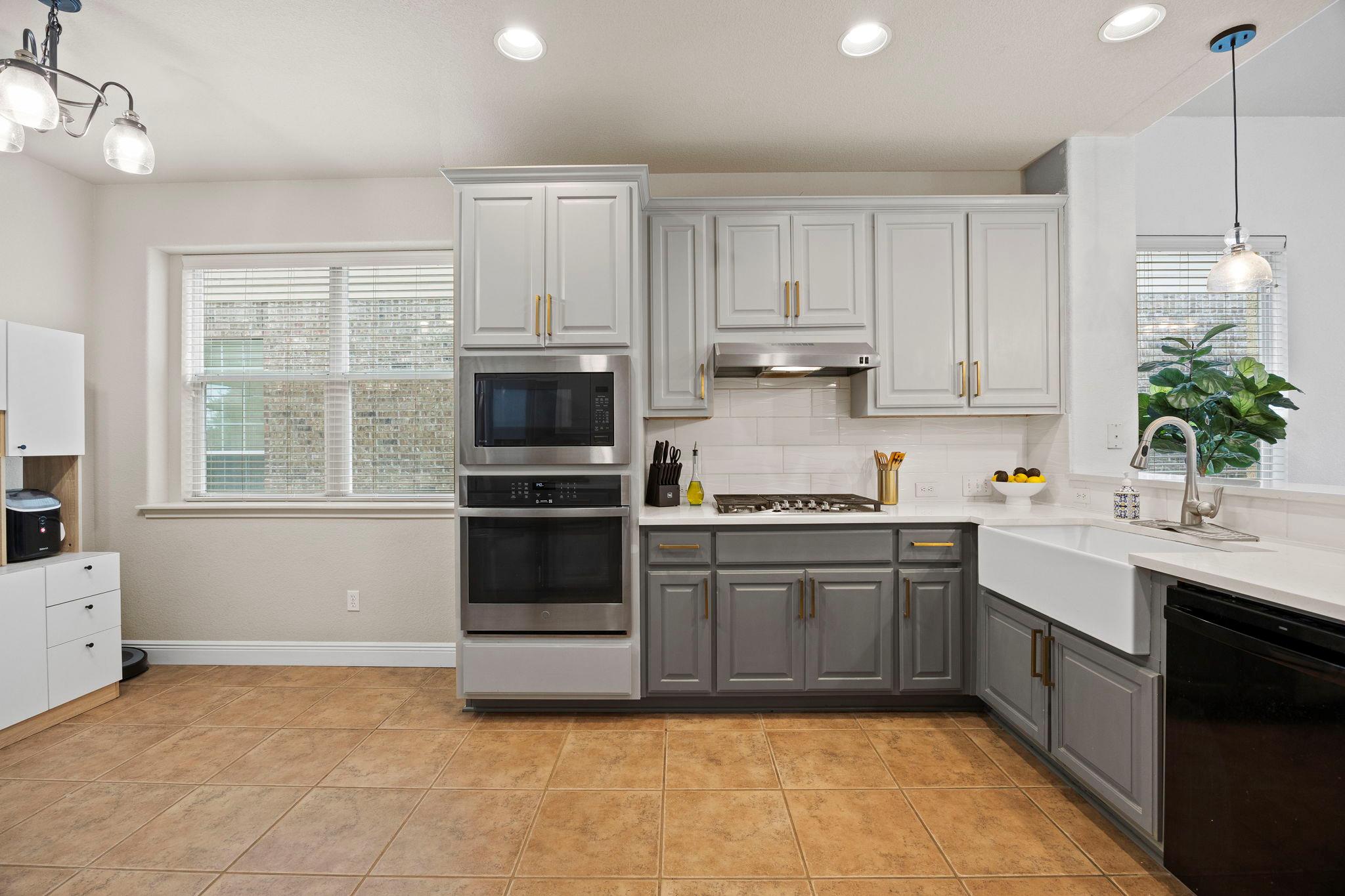 401 Wiltshire Dr, Hutto, TX 78634