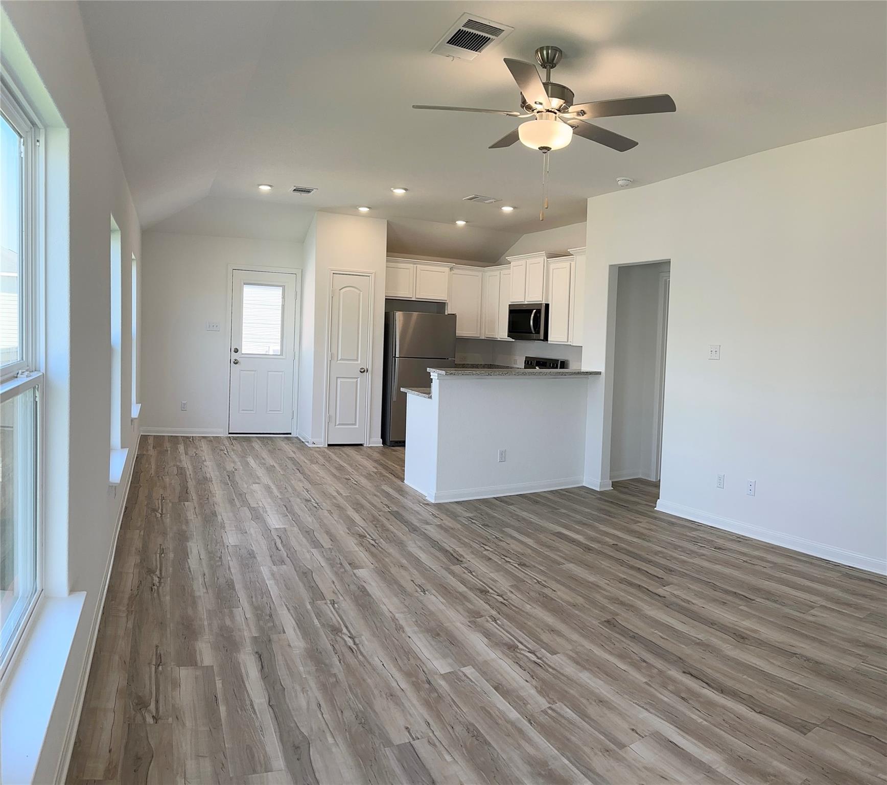 18420 Stellers Sea St, Elgin, TX 78621