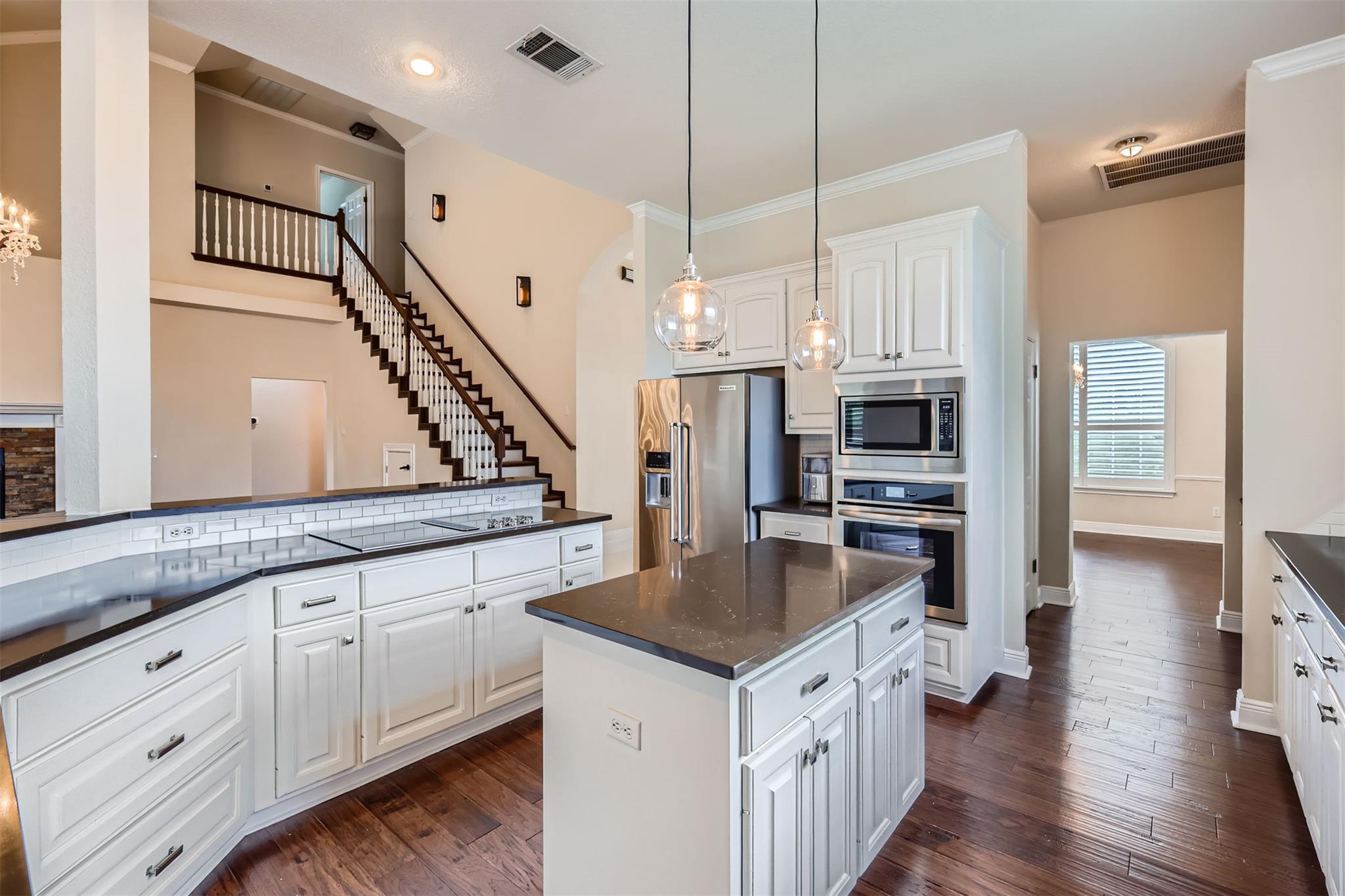2114 Cliffs Edge Dr, Austin, TX 78733