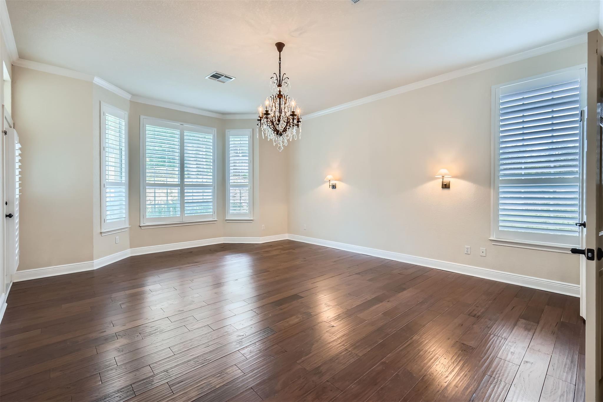 2114 Cliffs Edge Dr, Austin, TX 78733