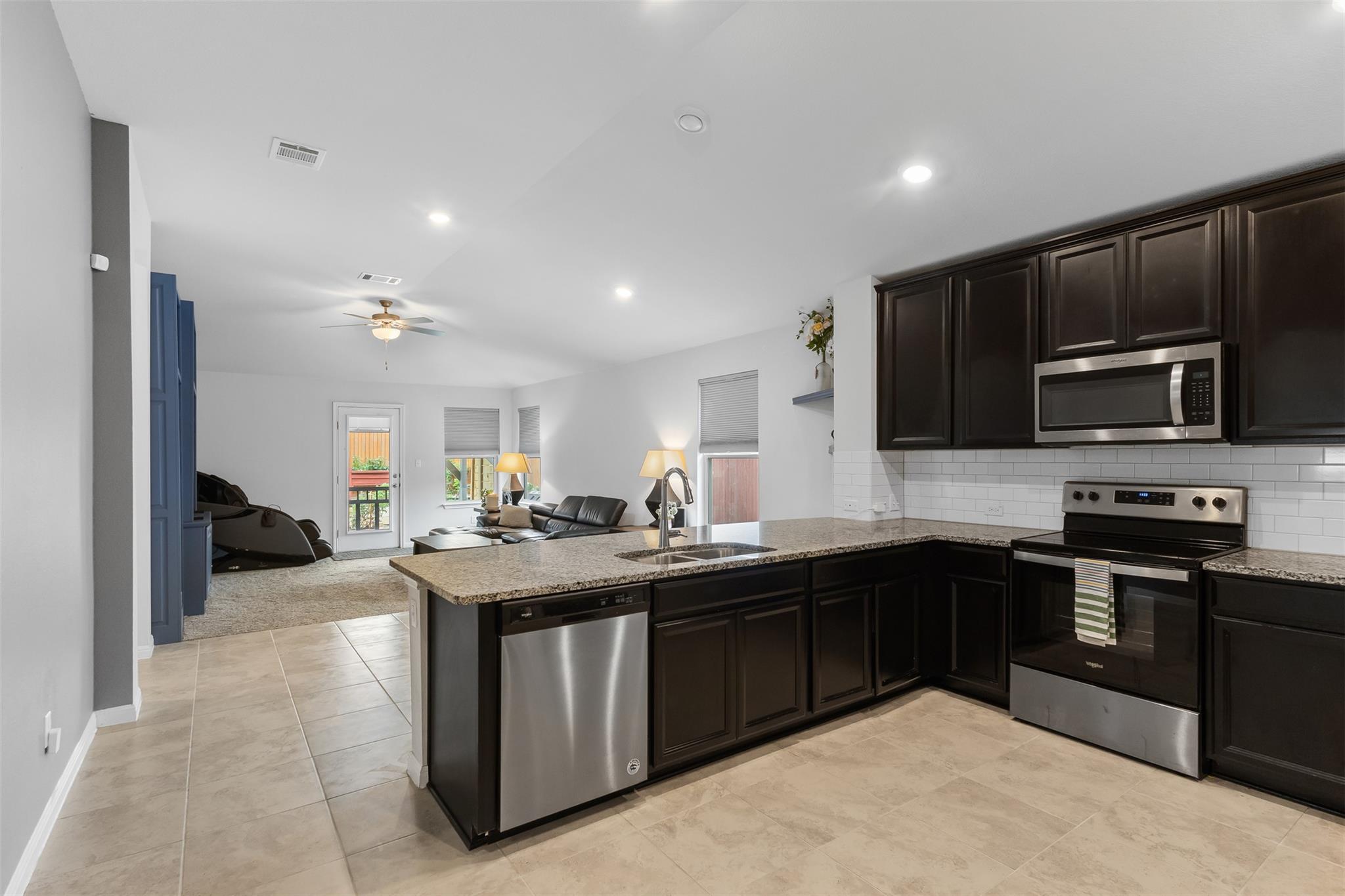 296 Blooming Trl, Kyle, TX 78640