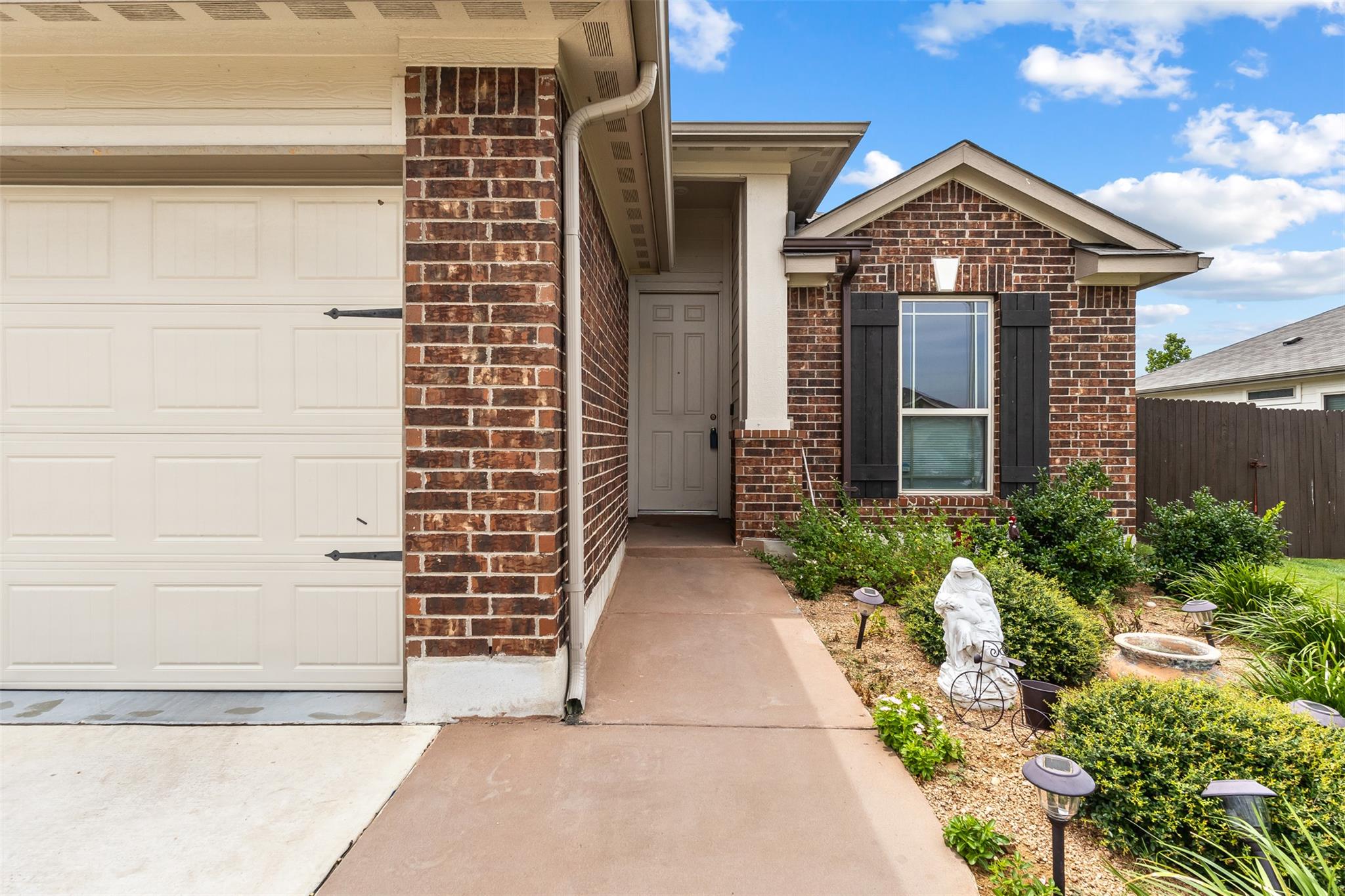 296 Blooming Trl, Kyle, TX 78640