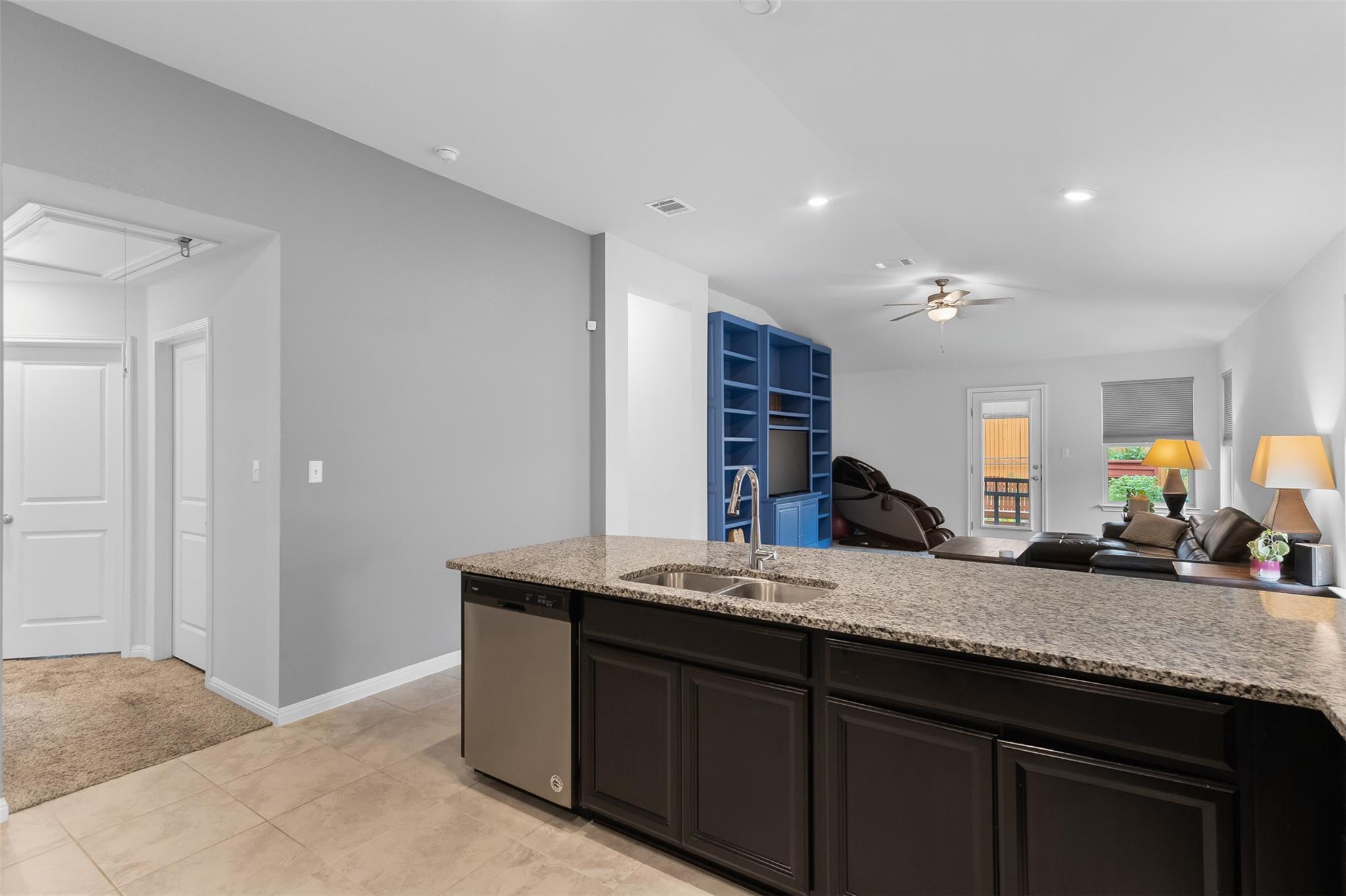296 Blooming Trl, Kyle, TX 78640