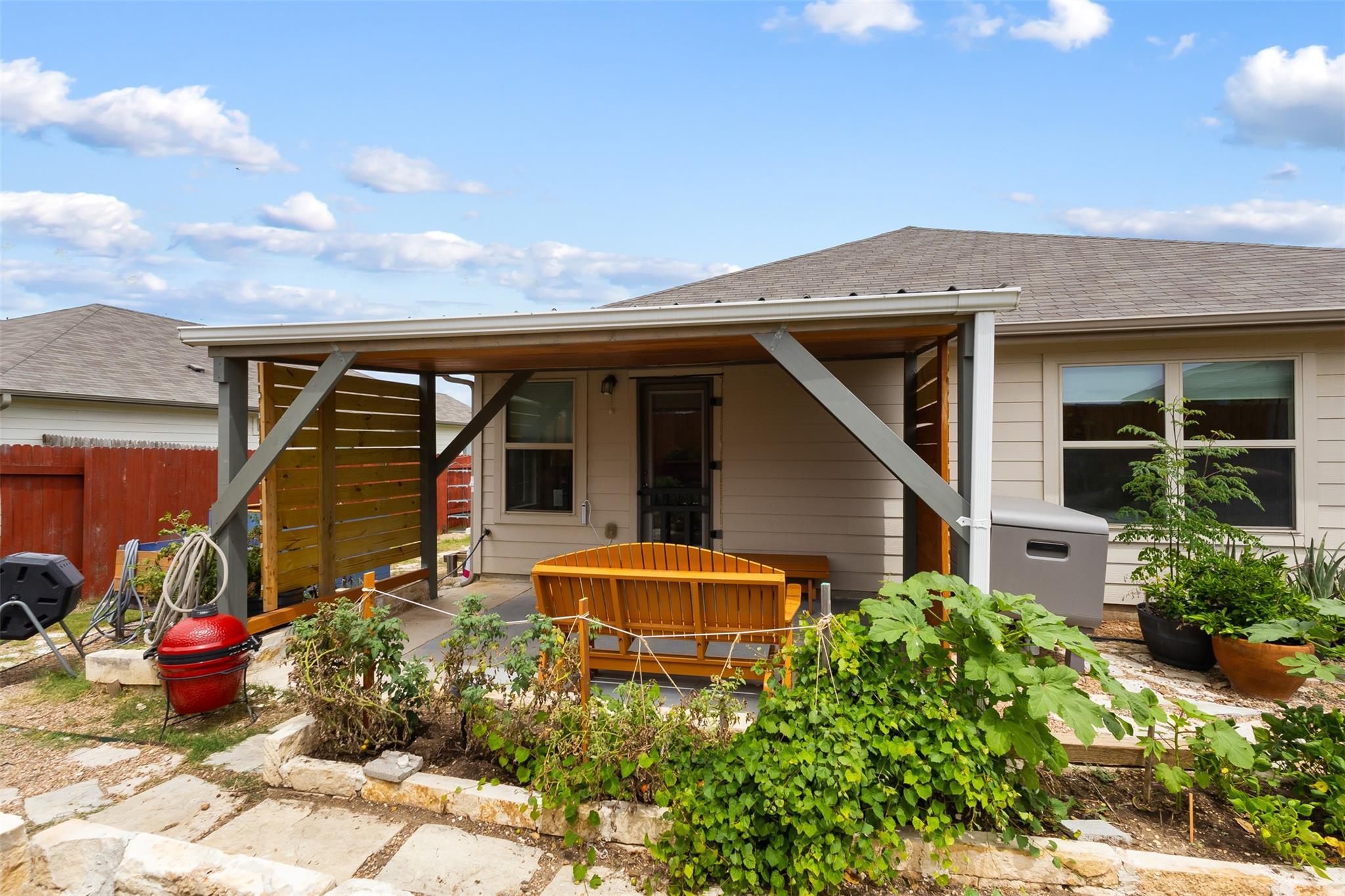 296 Blooming Trl, Kyle, TX 78640