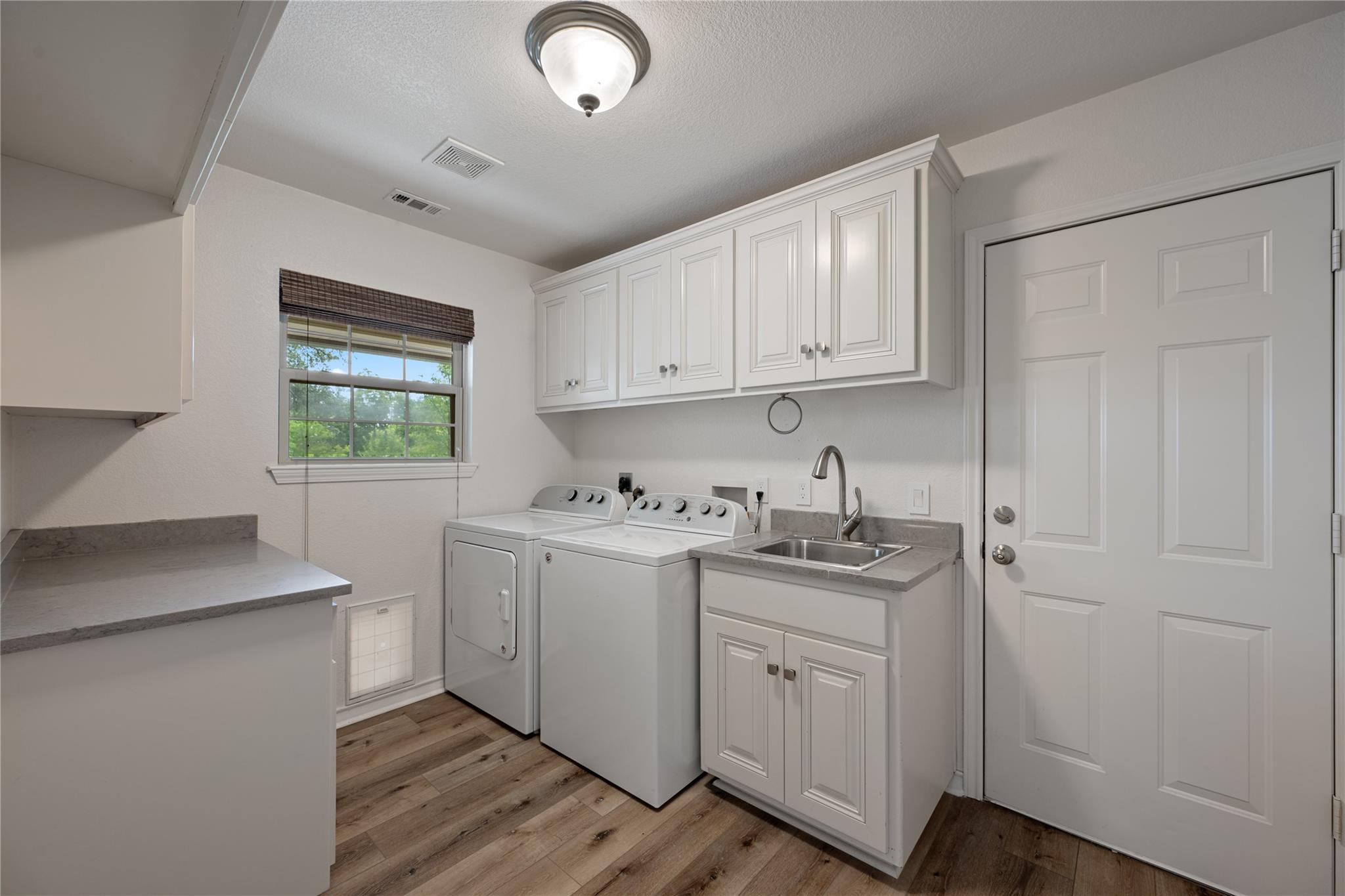 164 Lone Wolf Ct, Dripping Springs, TX 78620