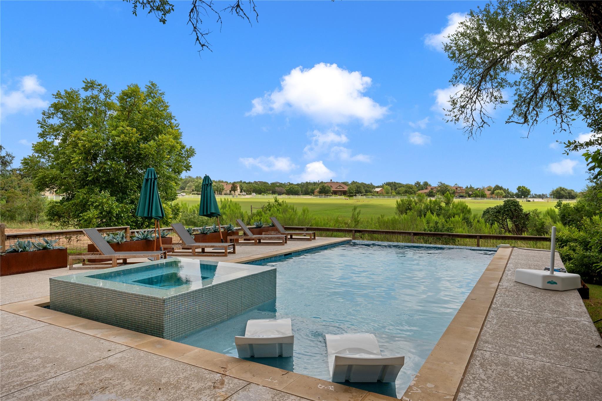 164 Lone Wolf Ct, Dripping Springs, TX 78620