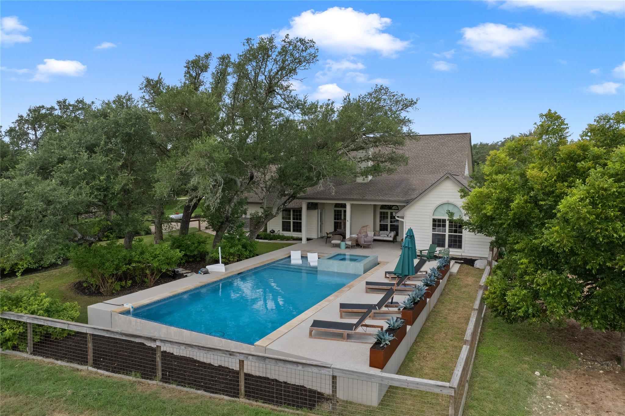 164 Lone Wolf Ct, Dripping Springs, TX 78620