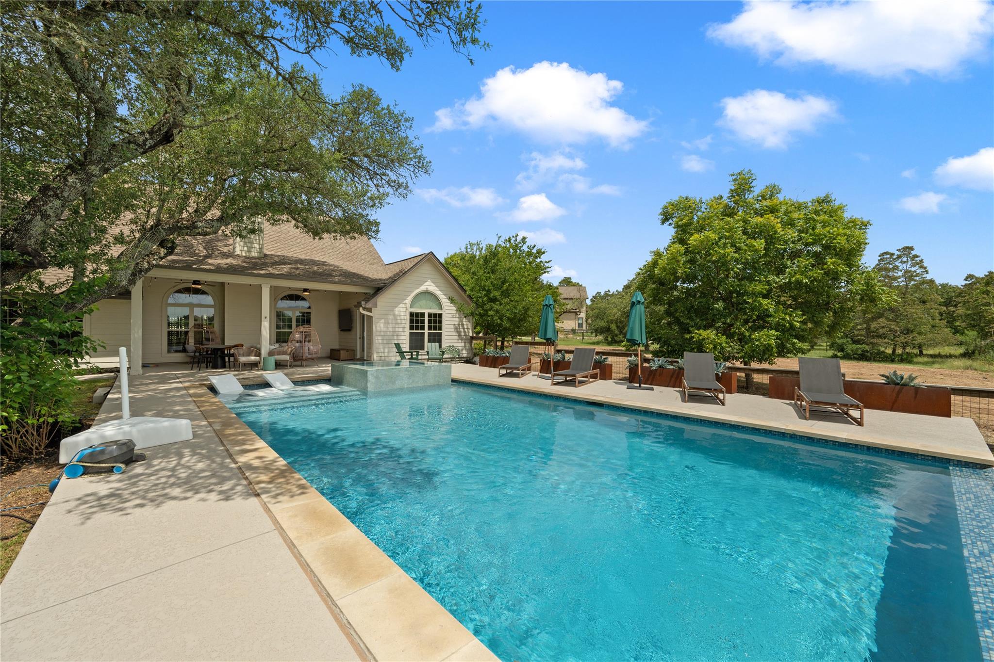 164 Lone Wolf Ct, Dripping Springs, TX 78620