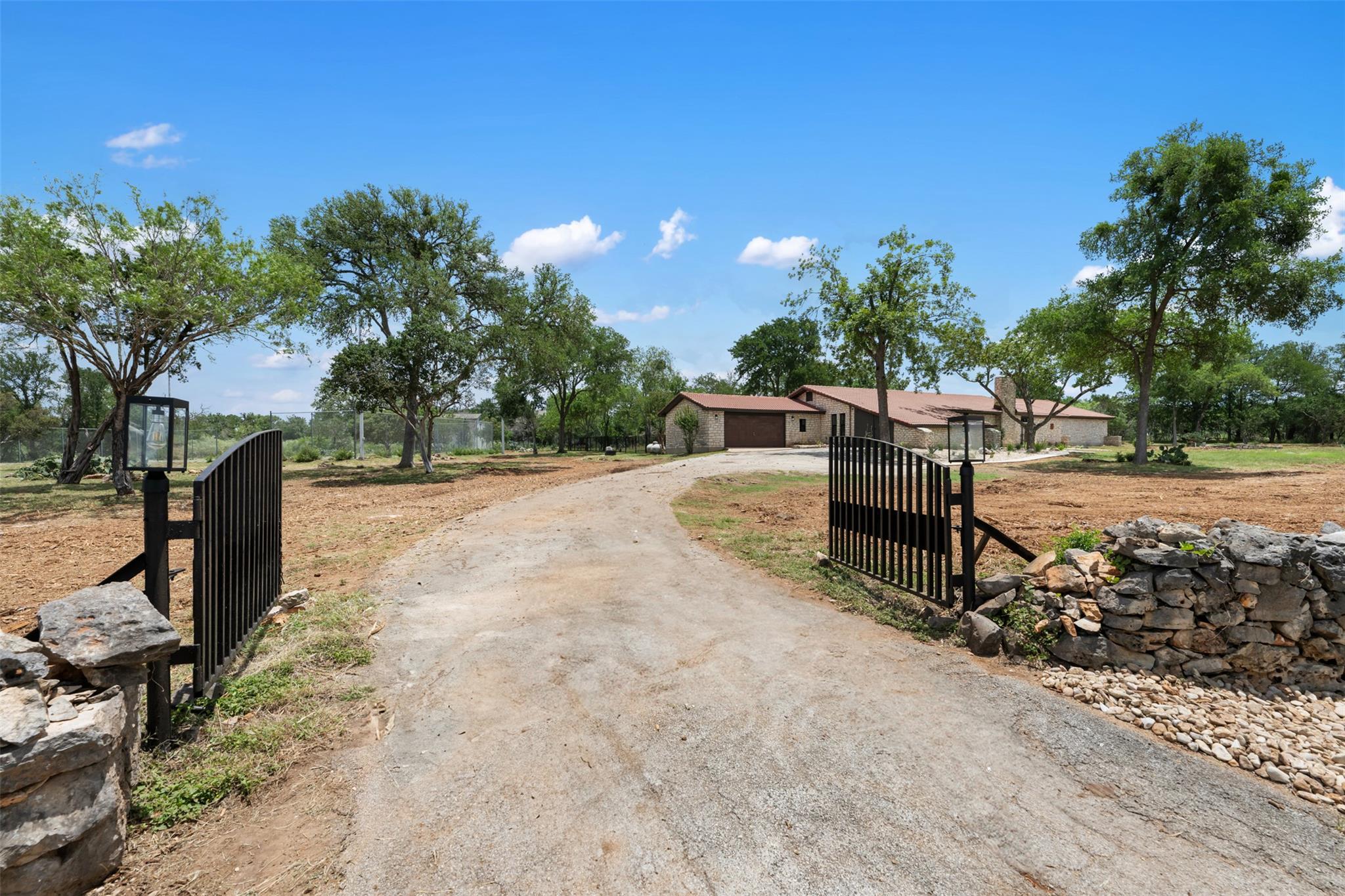 2020 Hilliard Rd, San Marcos, TX 78666