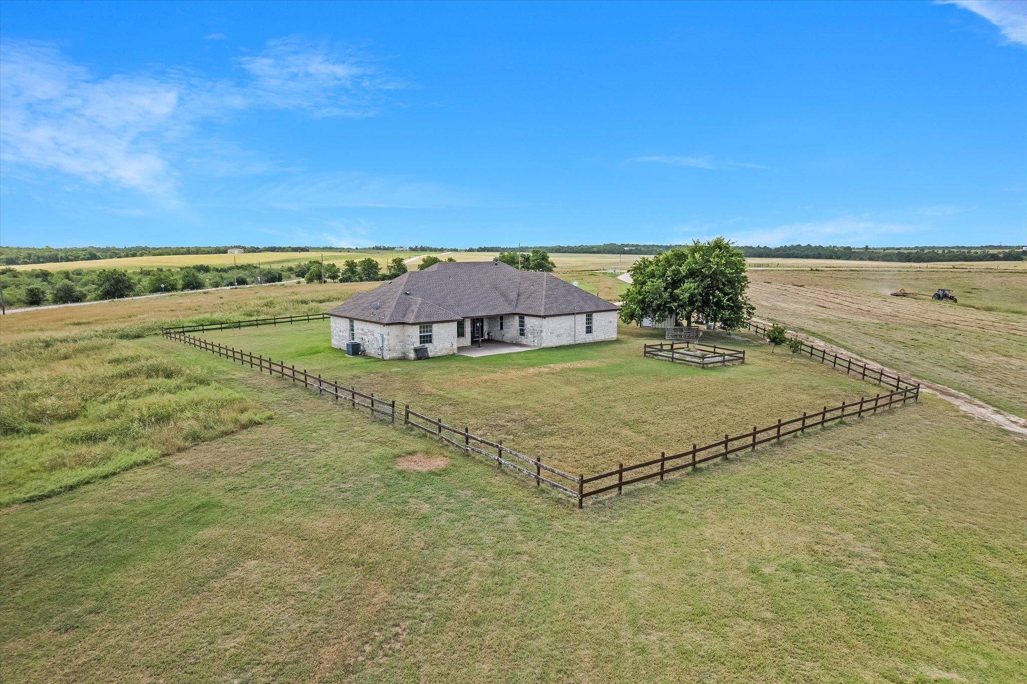2101 County Road 469, Thrall, TX 76578