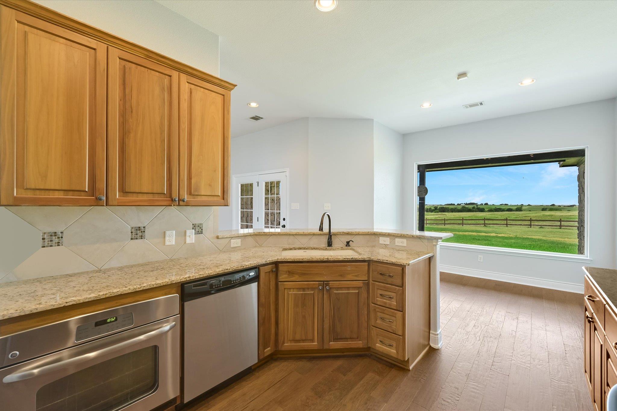 2101 County Road 469, Thrall, TX 76578