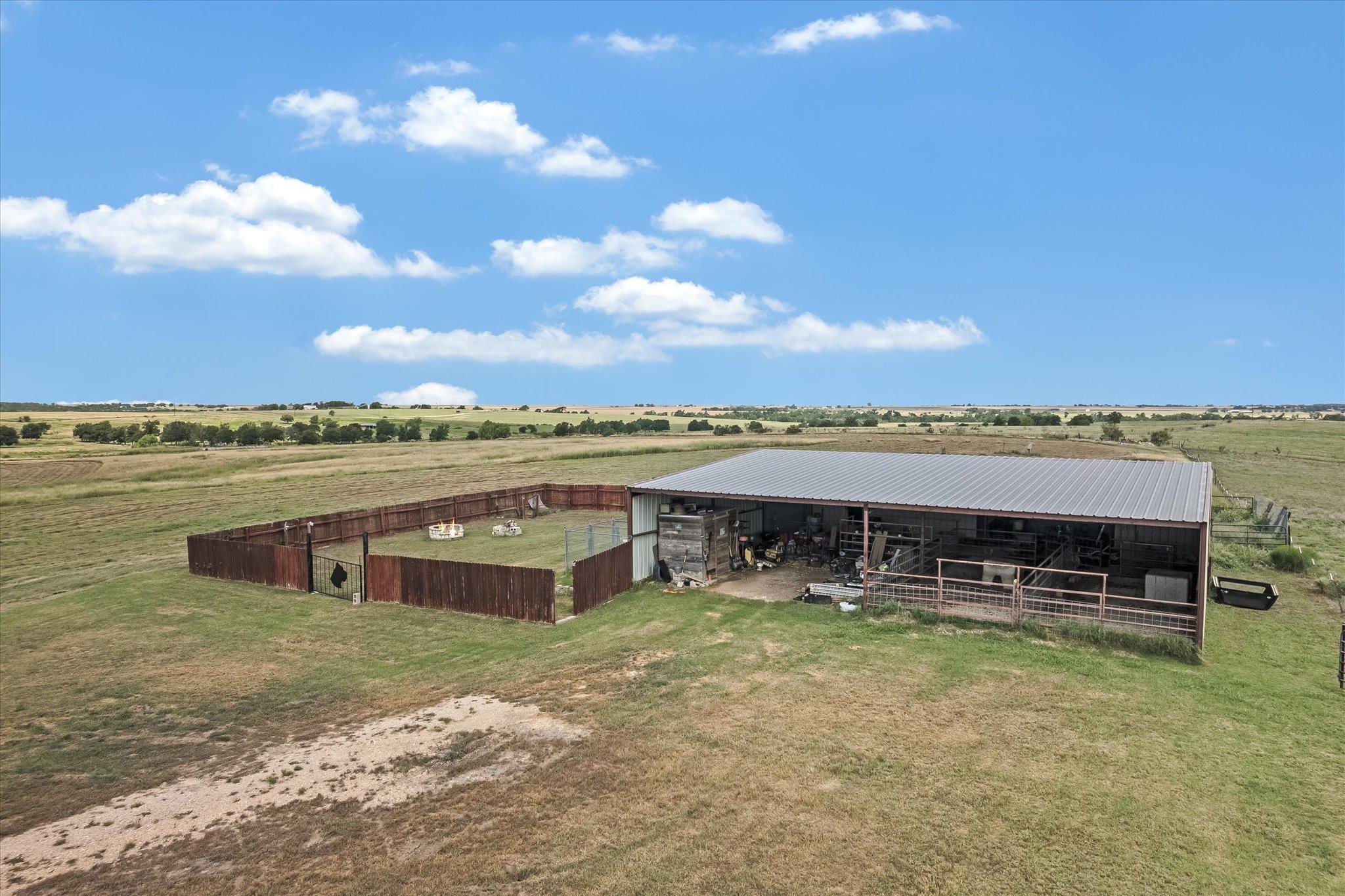 2101 County Road 469, Thrall, TX 76578