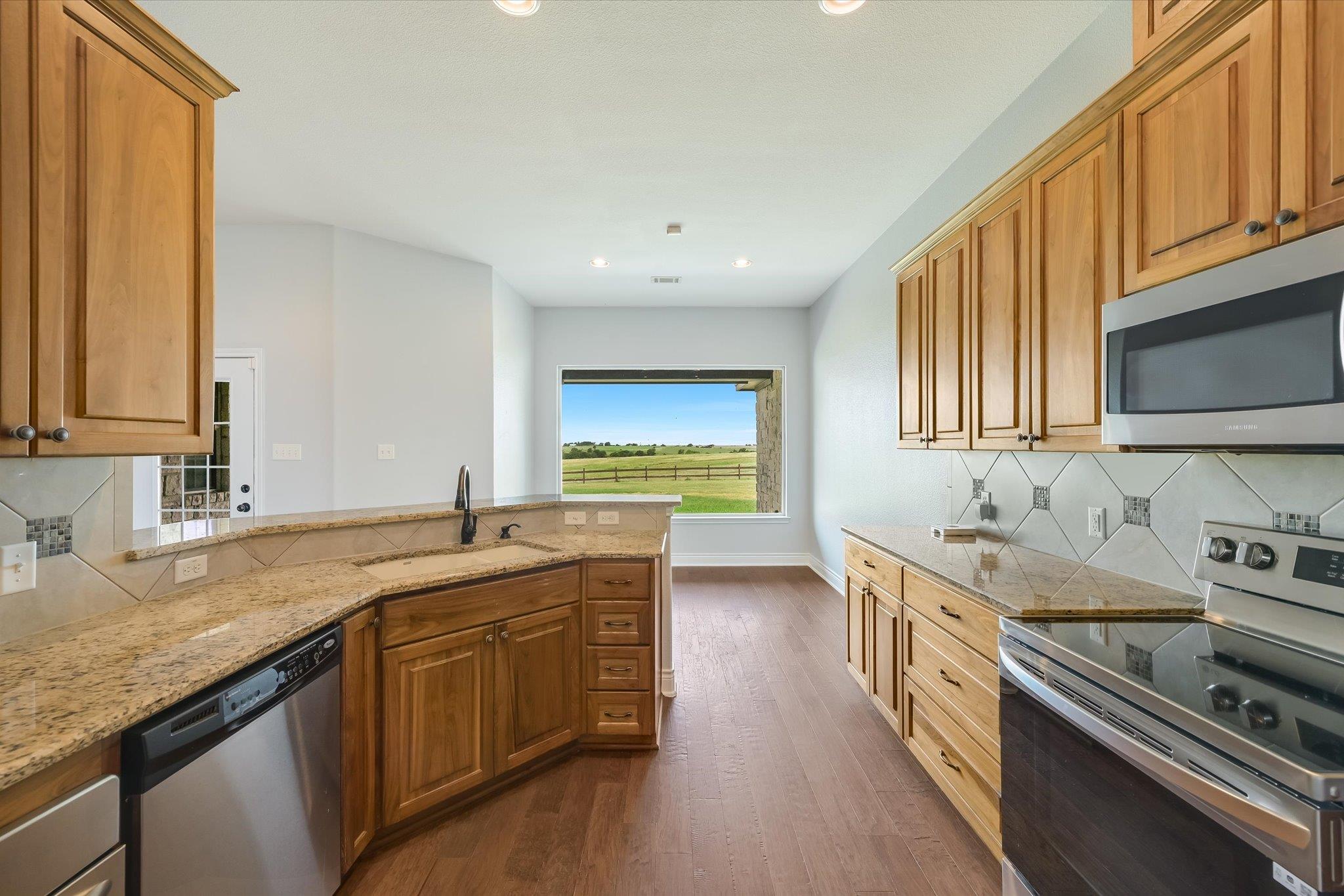 2101 County Road 469, Thrall, TX 76578