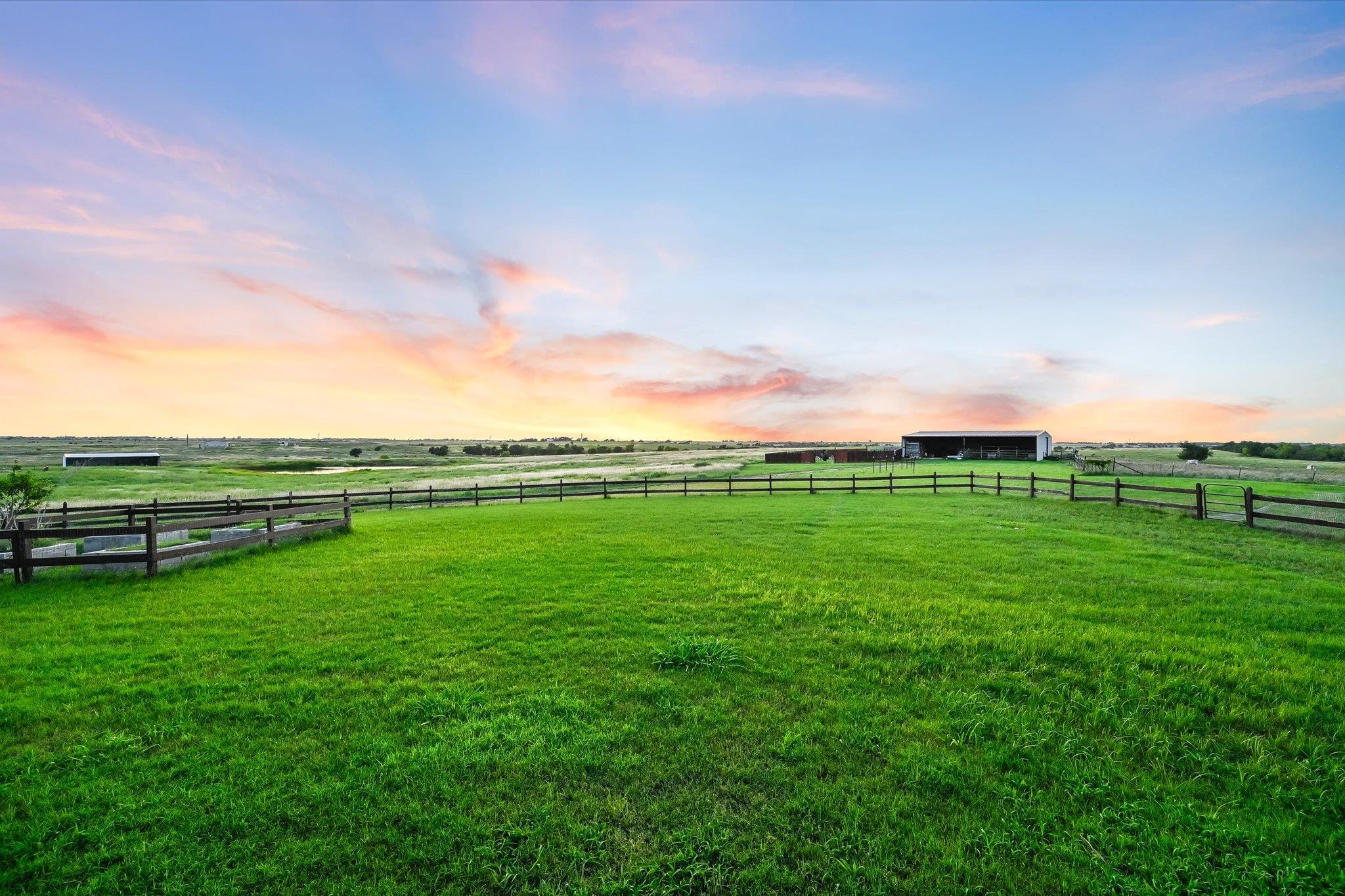 2101 County Road 469, Thrall, TX 76578