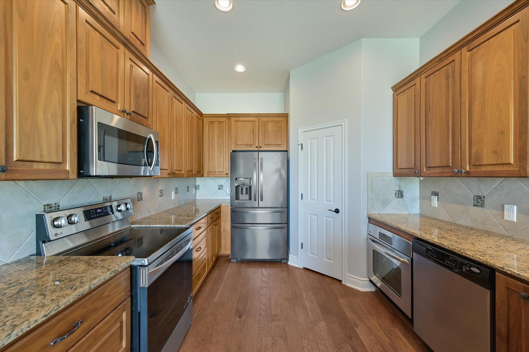 2101 County Road 469, Thrall, TX 76578