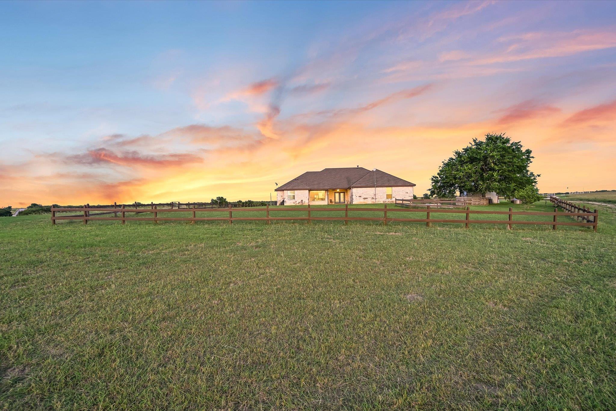 2101 County Road 469, Thrall, TX 76578
