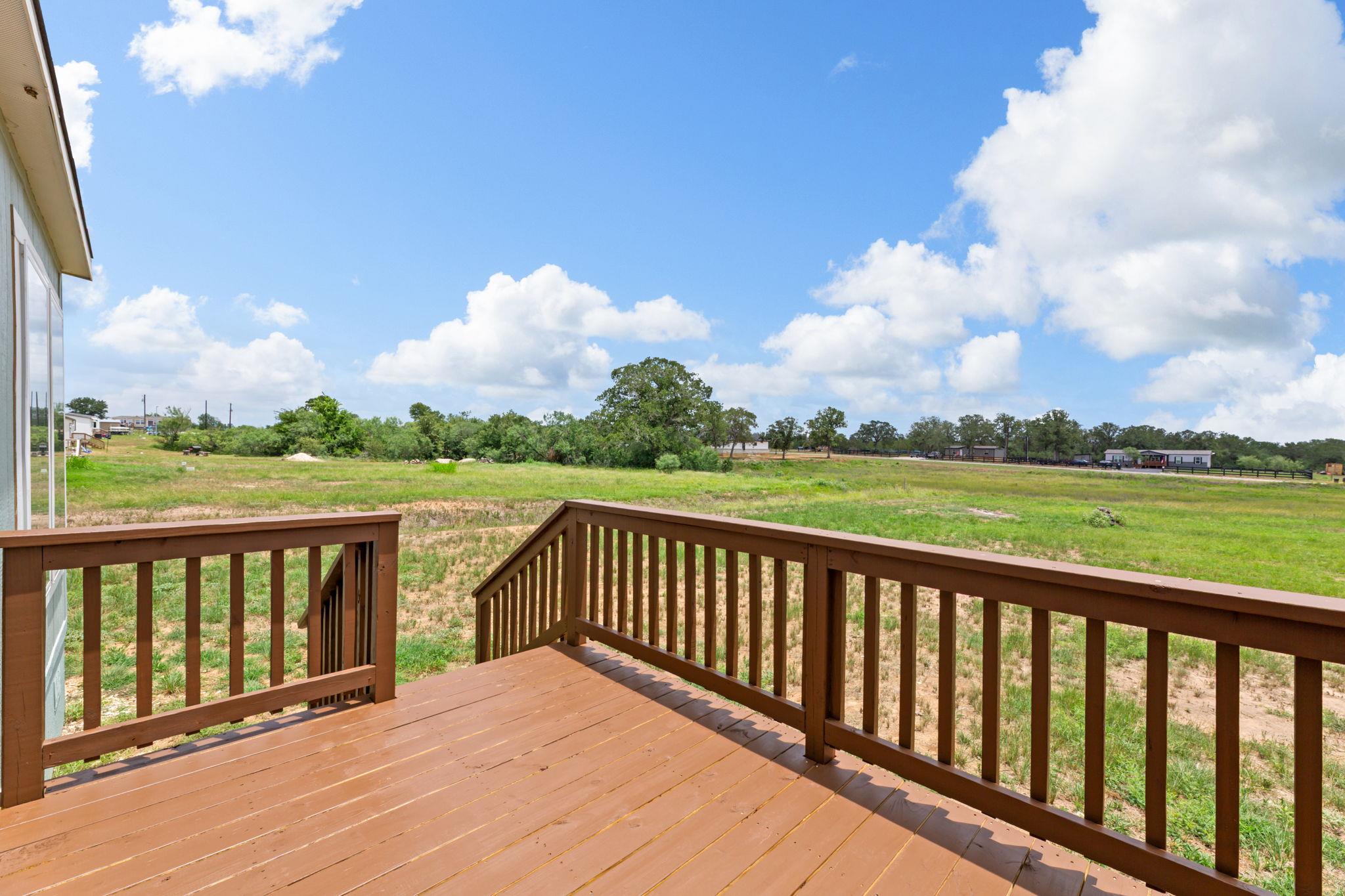 201 Luna Ct, Dale, TX 78616