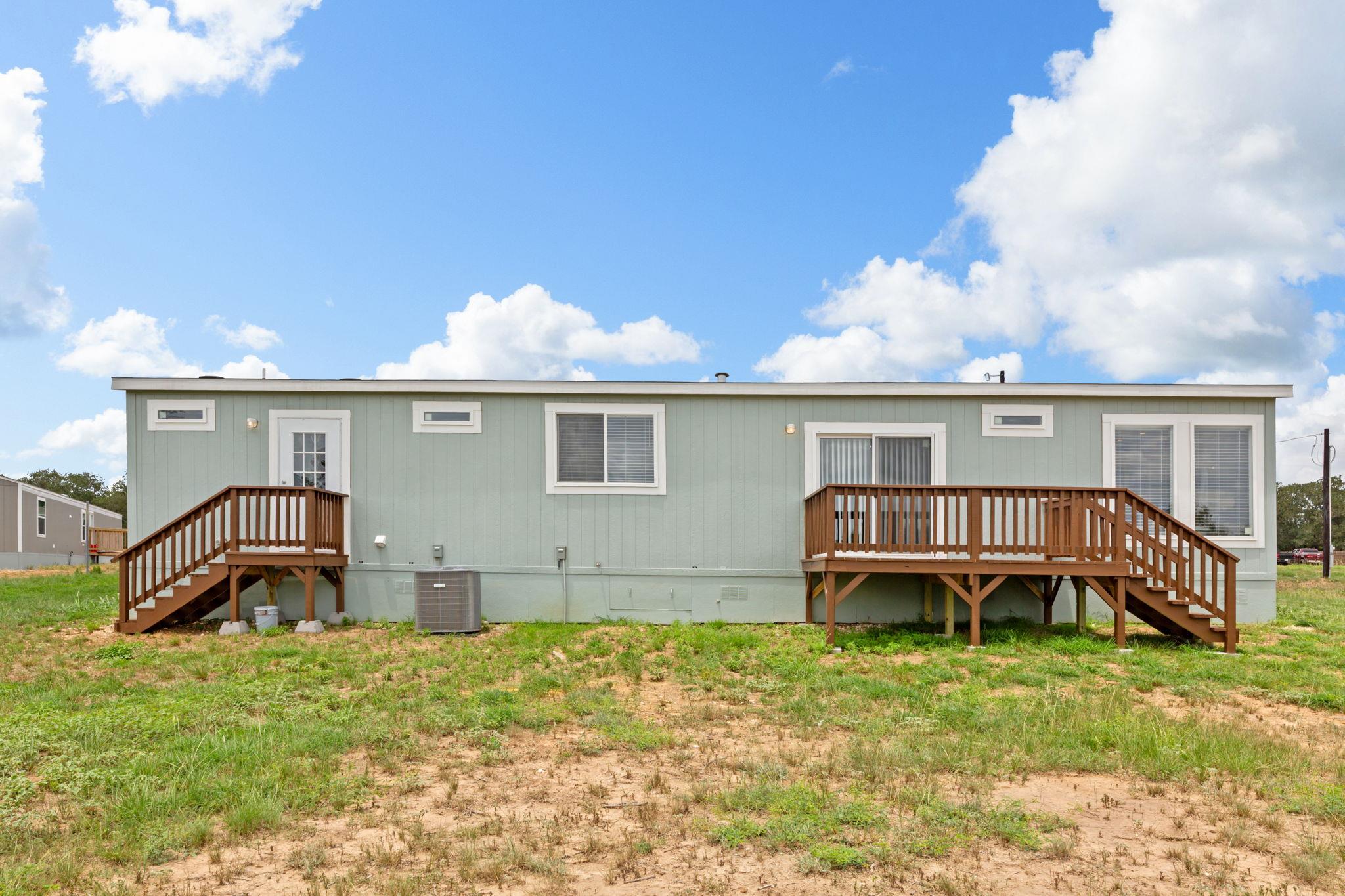 201 Luna Ct, Dale, TX 78616