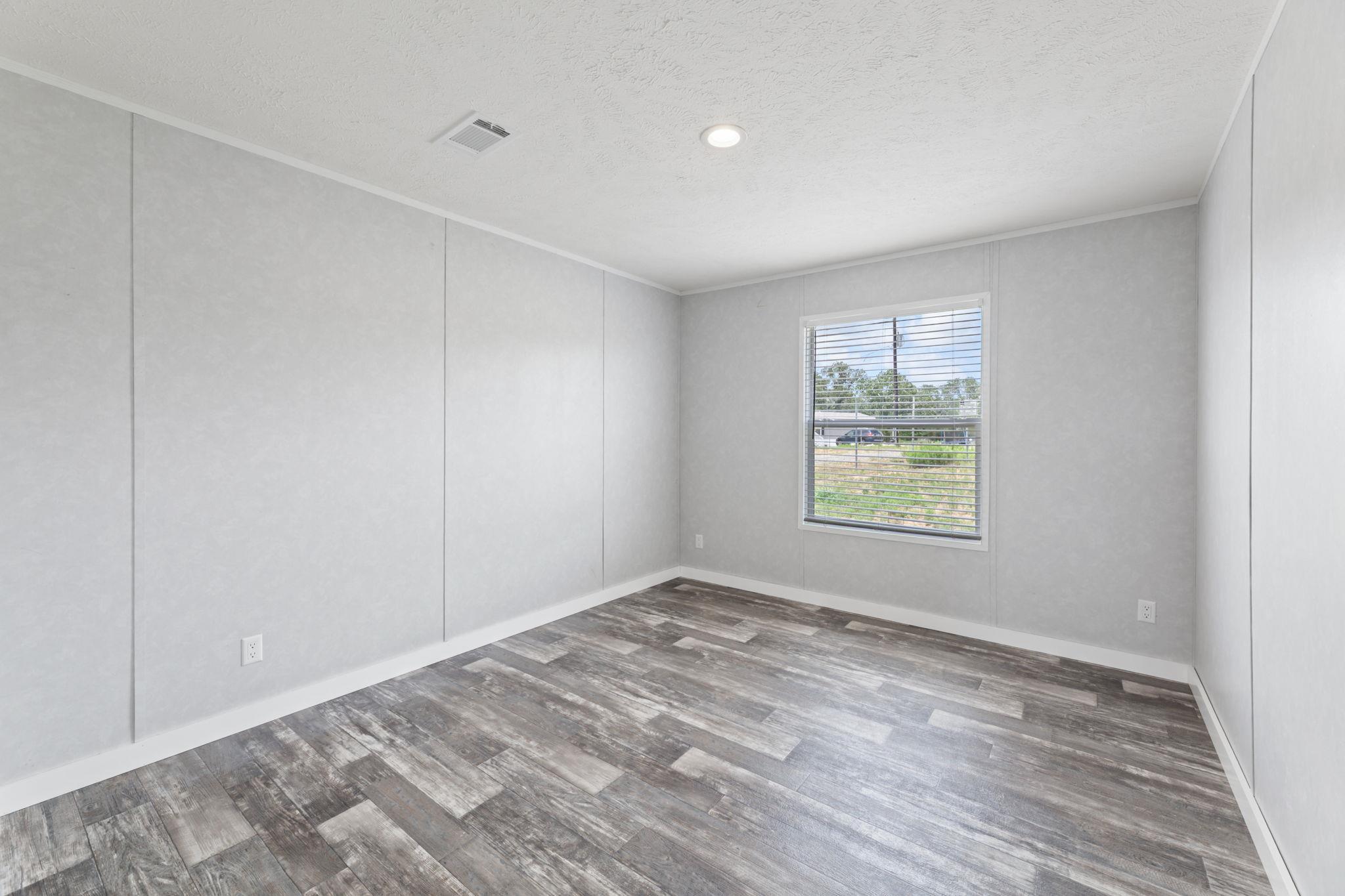 201 Luna Ct, Dale, TX 78616