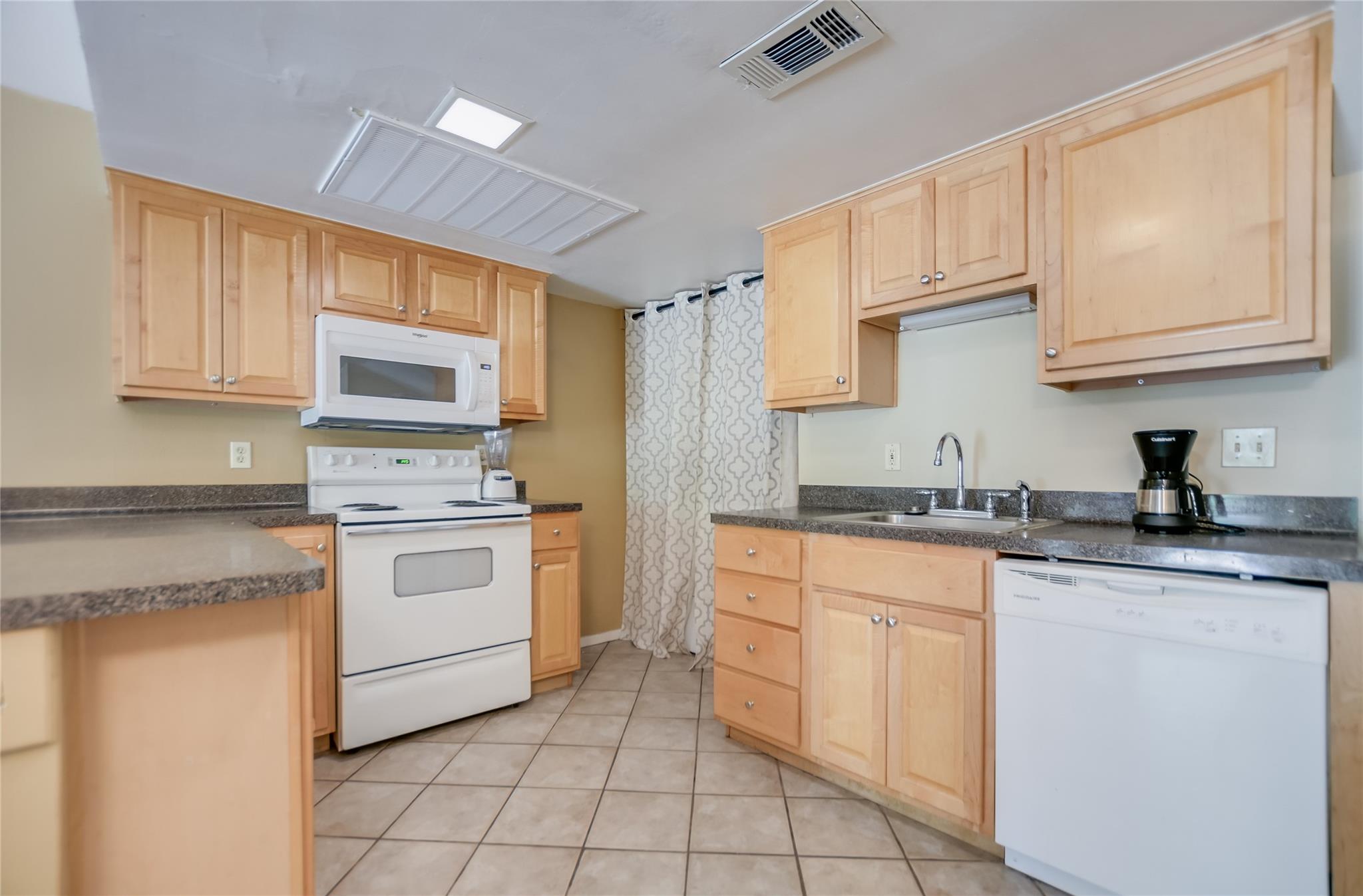 207 Hi Cir N # 112, Horseshoe Bay, TX 78657