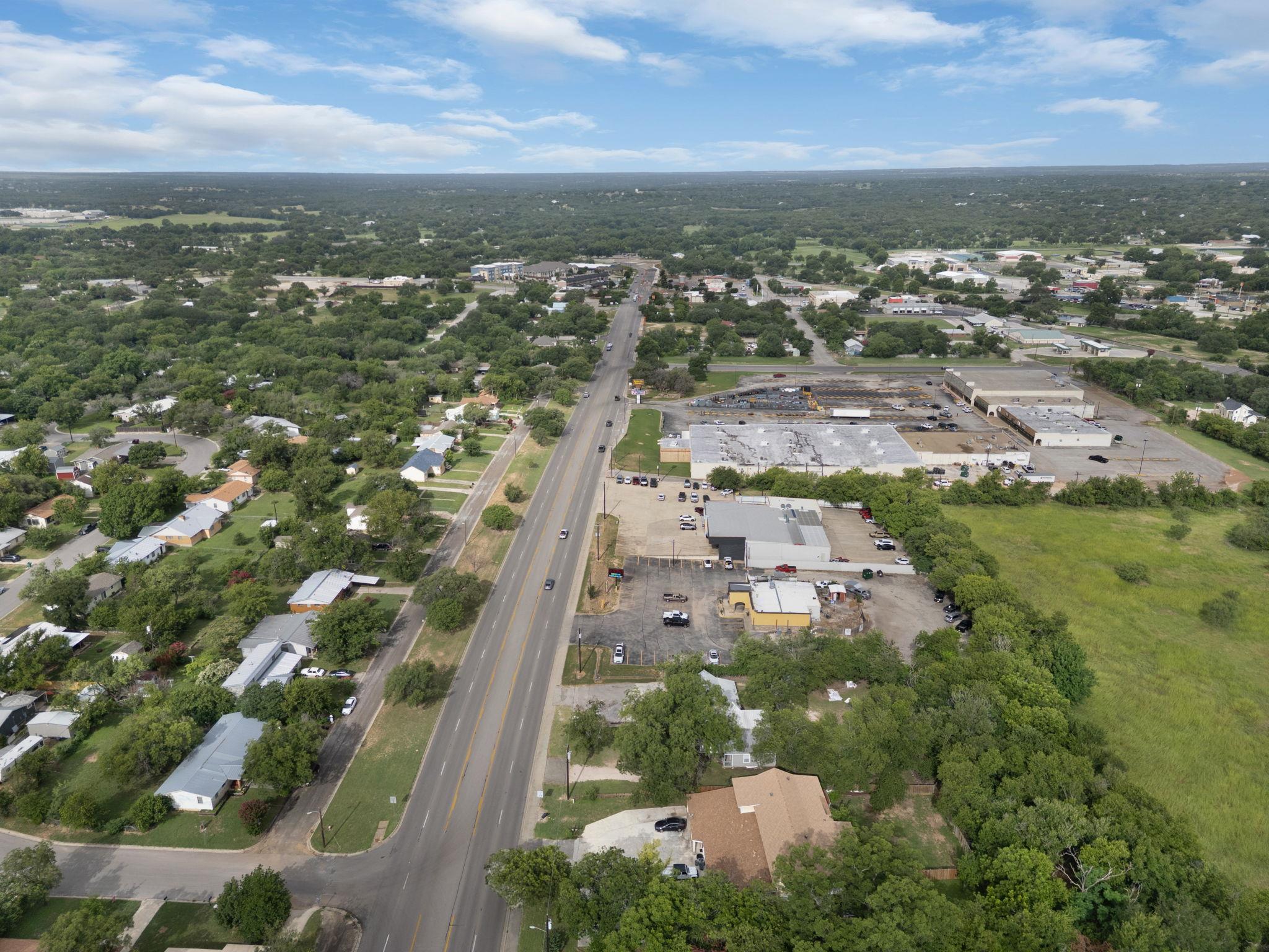 611 Central Texas Expy, Lampasas, TX 76550