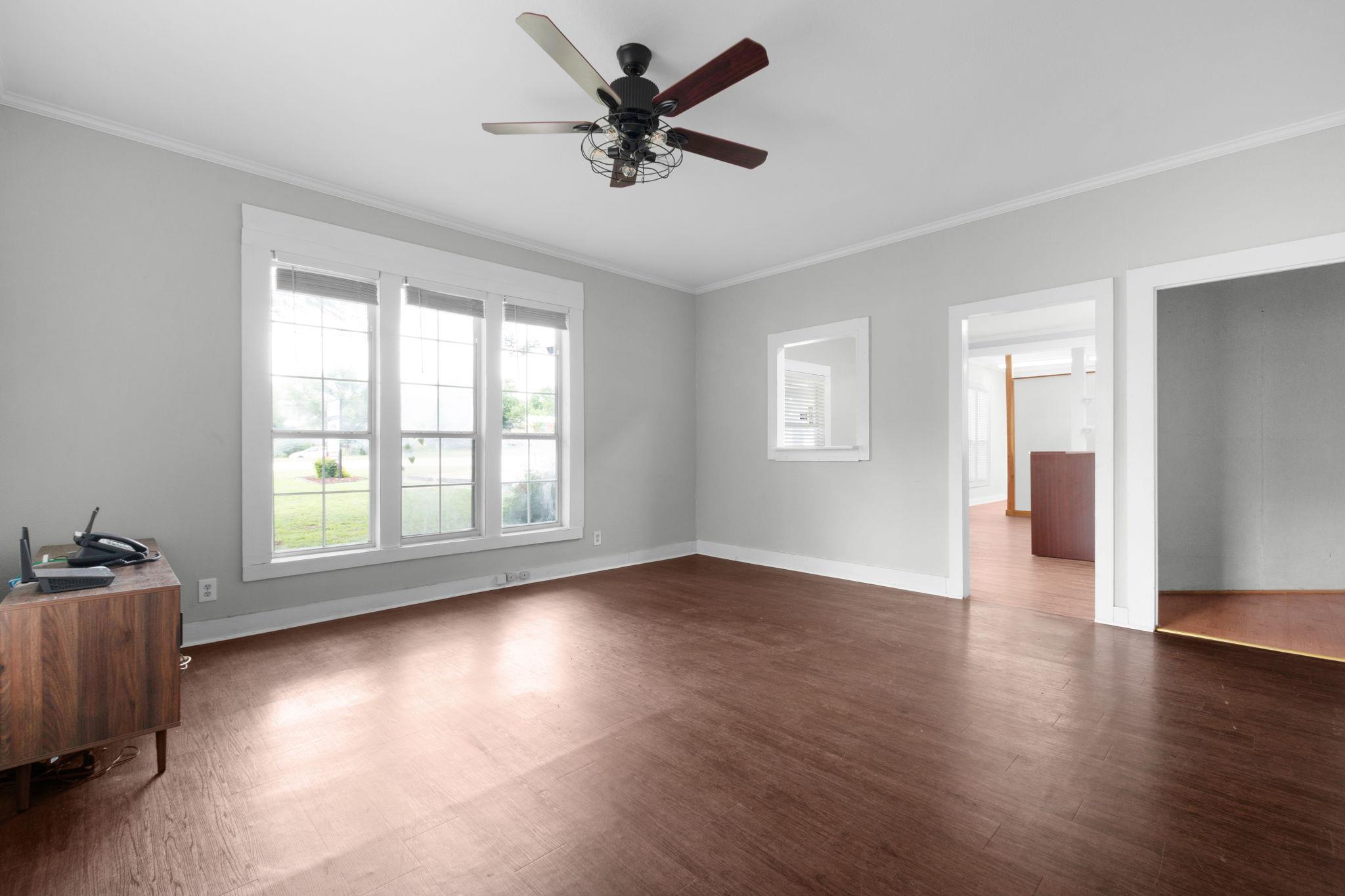 611 Central Texas Expy, Lampasas, TX 76550