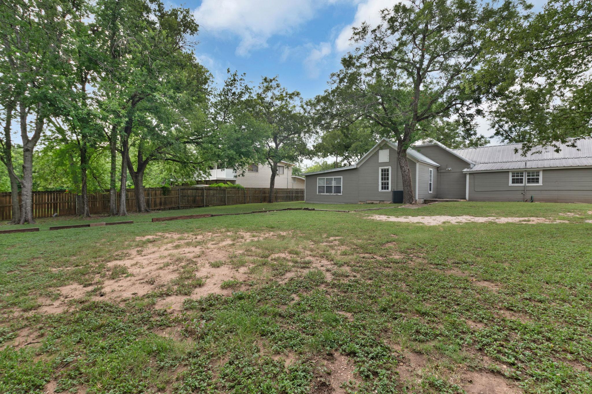 611 Central Texas Expy, Lampasas, TX 76550
