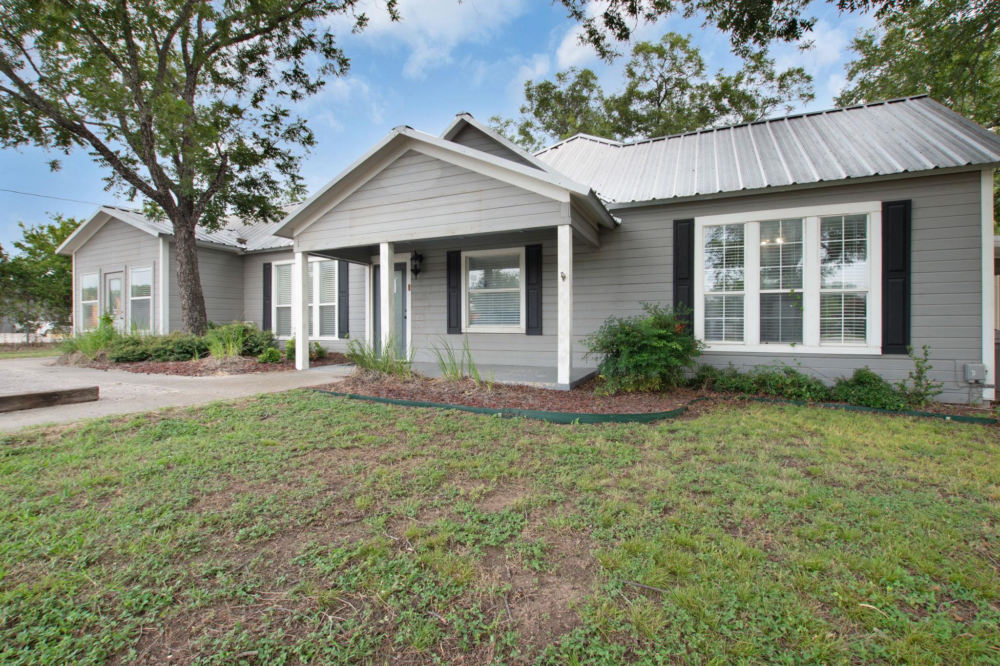 611 Central Texas Expy, Lampasas, TX 76550