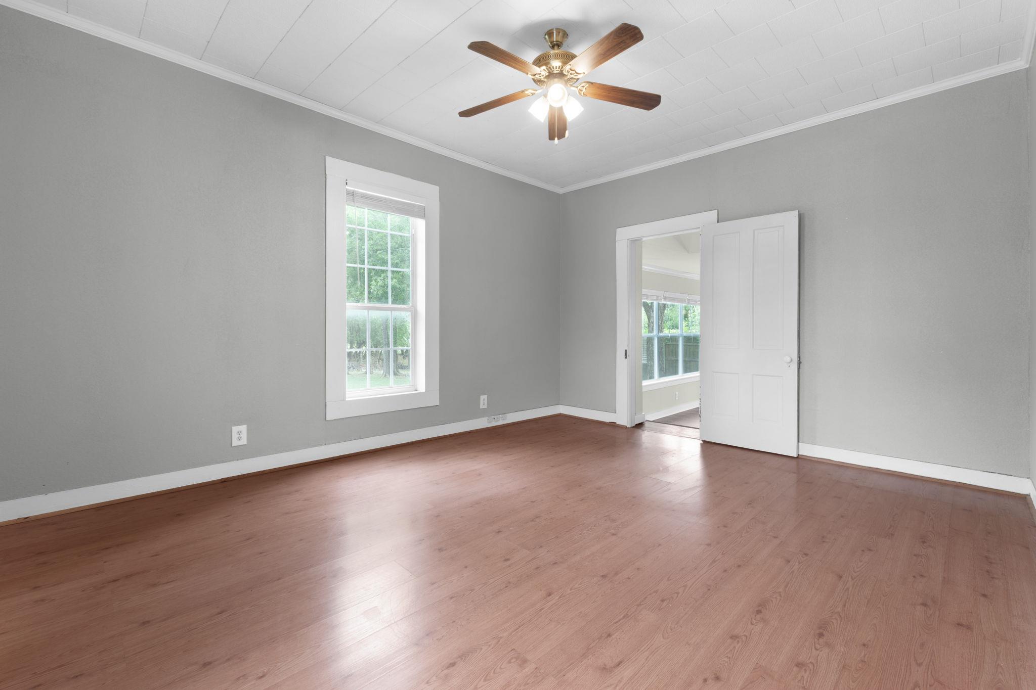 611 Central Texas Expy, Lampasas, TX 76550
