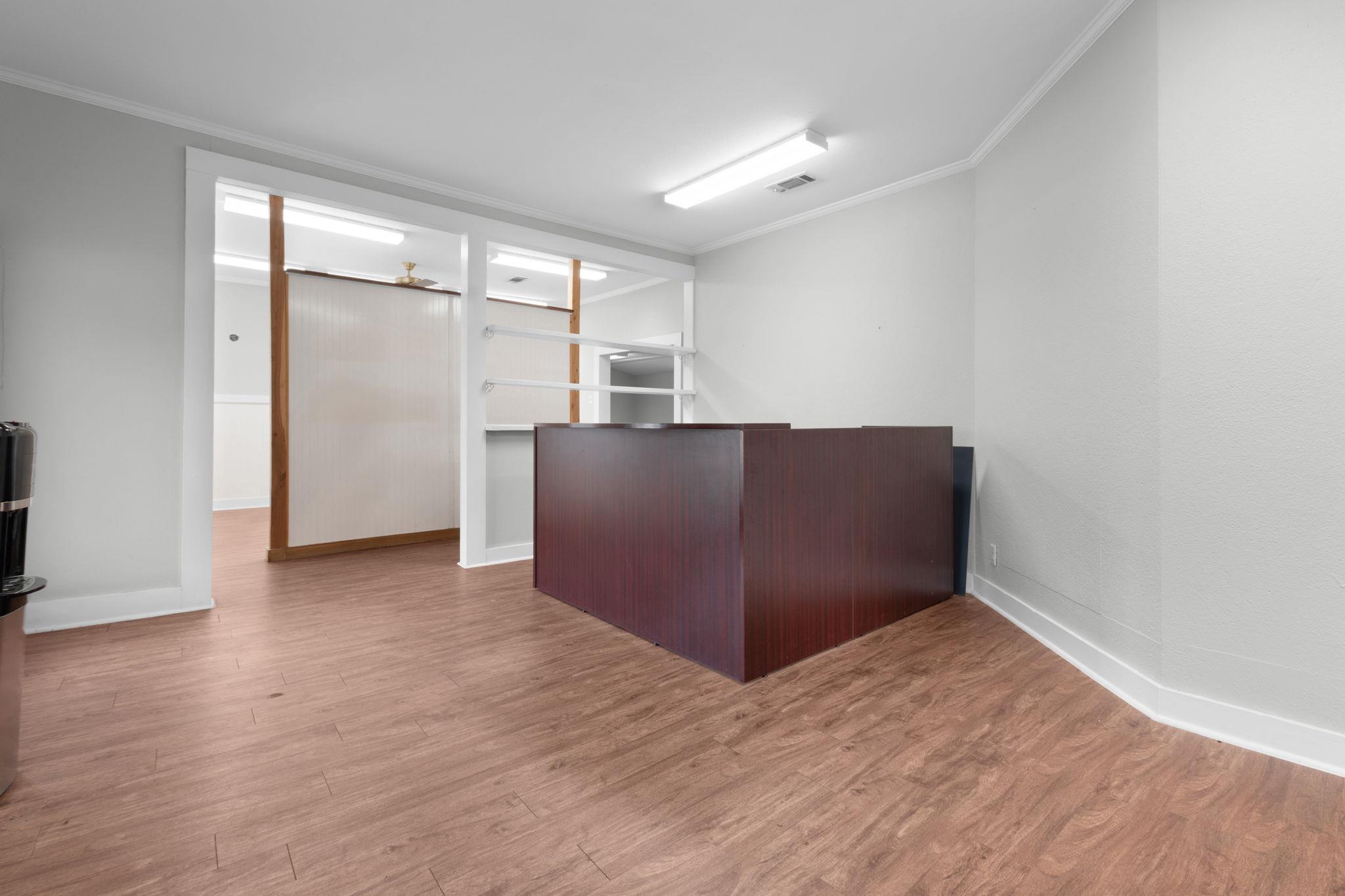 611 Central Texas Expy, Lampasas, TX 76550