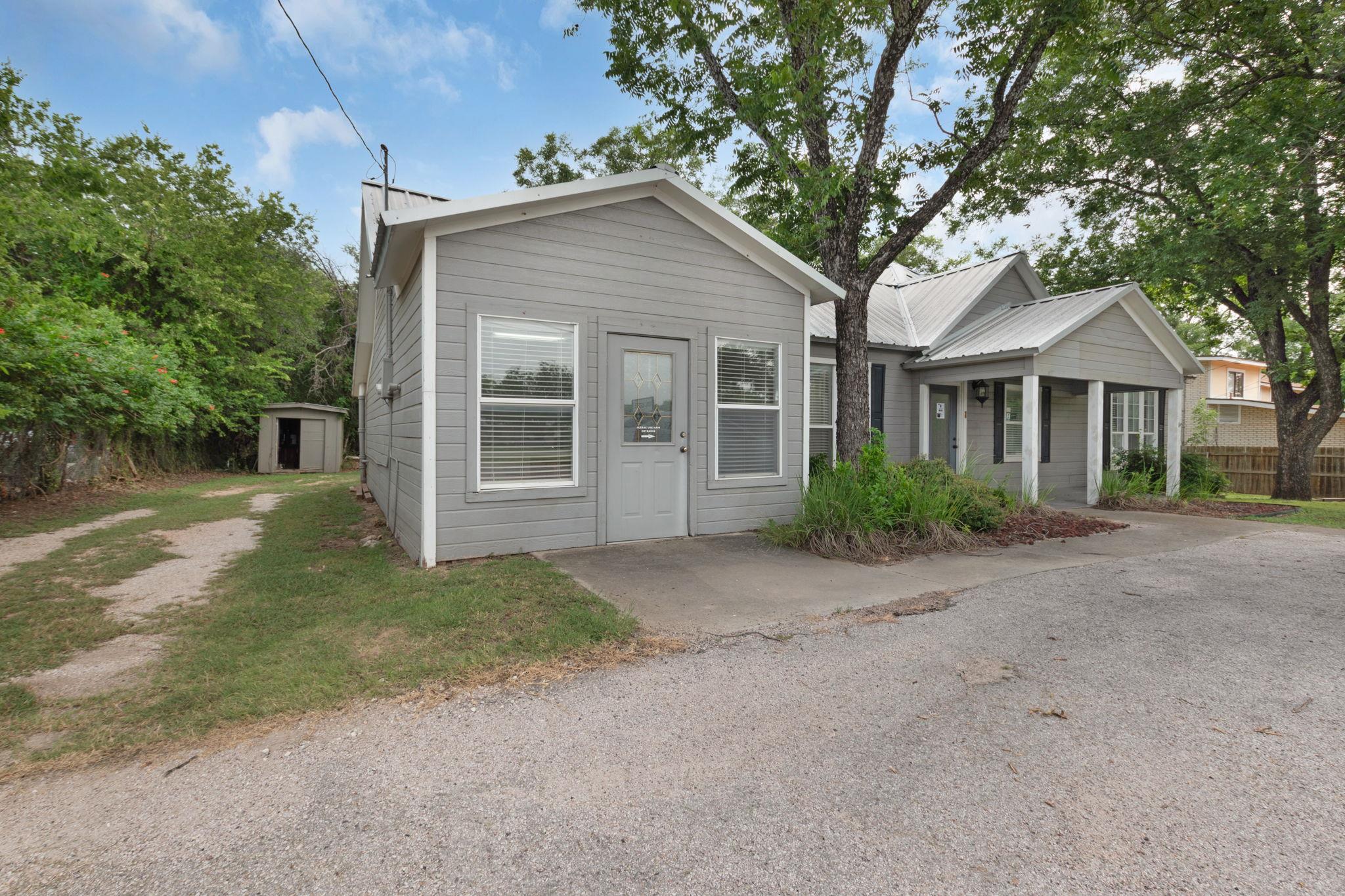 611 Central Texas Expy, Lampasas, TX 76550