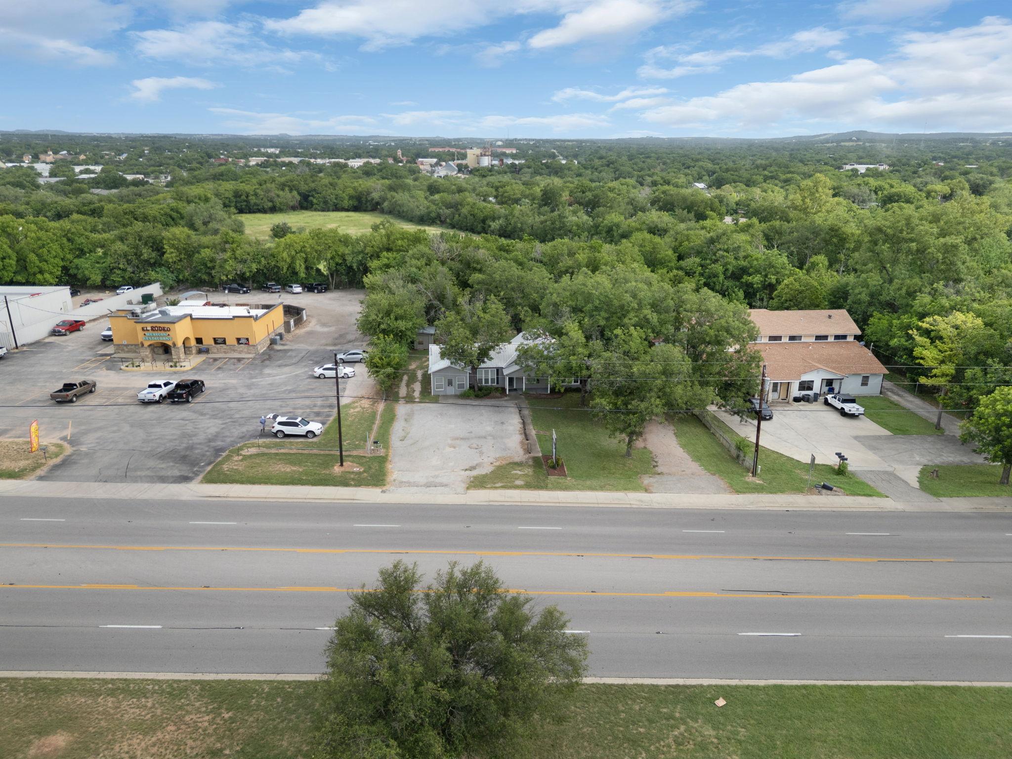 611 Central Texas Expy, Lampasas, TX 76550