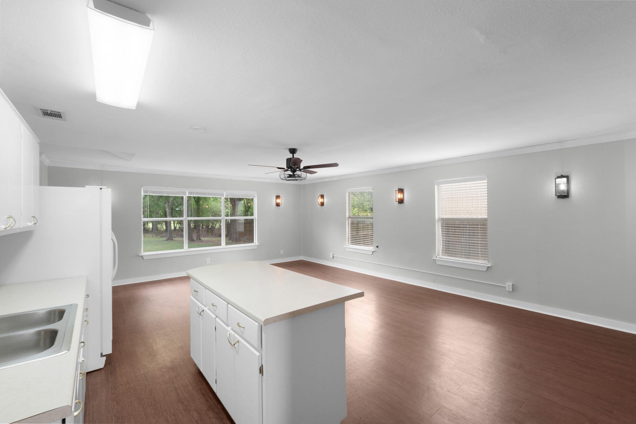 611 Central Texas Expy, Lampasas, TX 76550