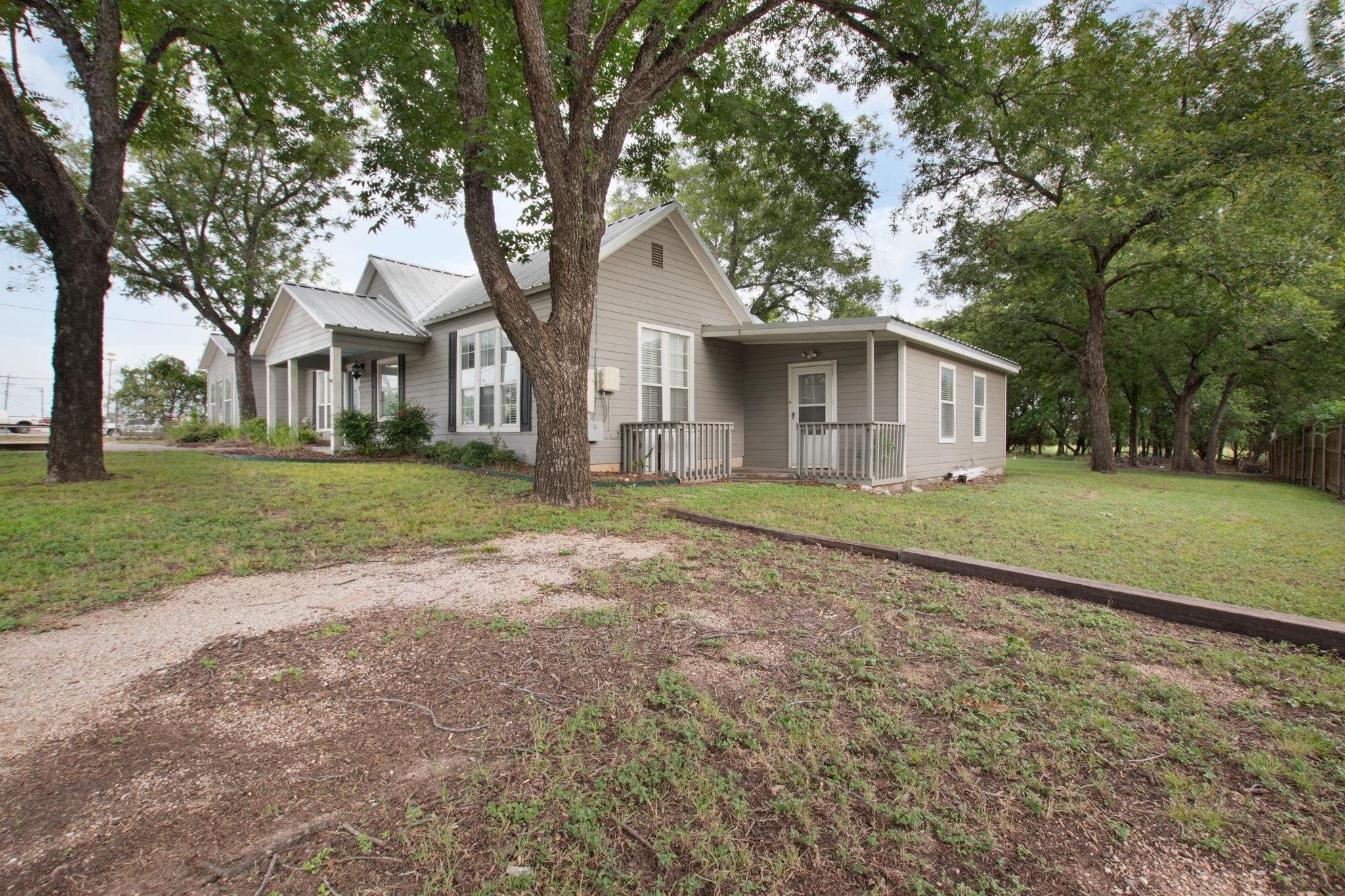 611 Central Texas Expy, Lampasas, TX 76550