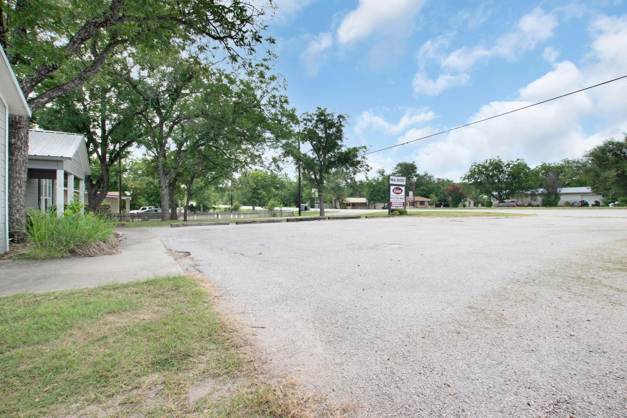 611 Central Texas Expy, Lampasas, TX 76550