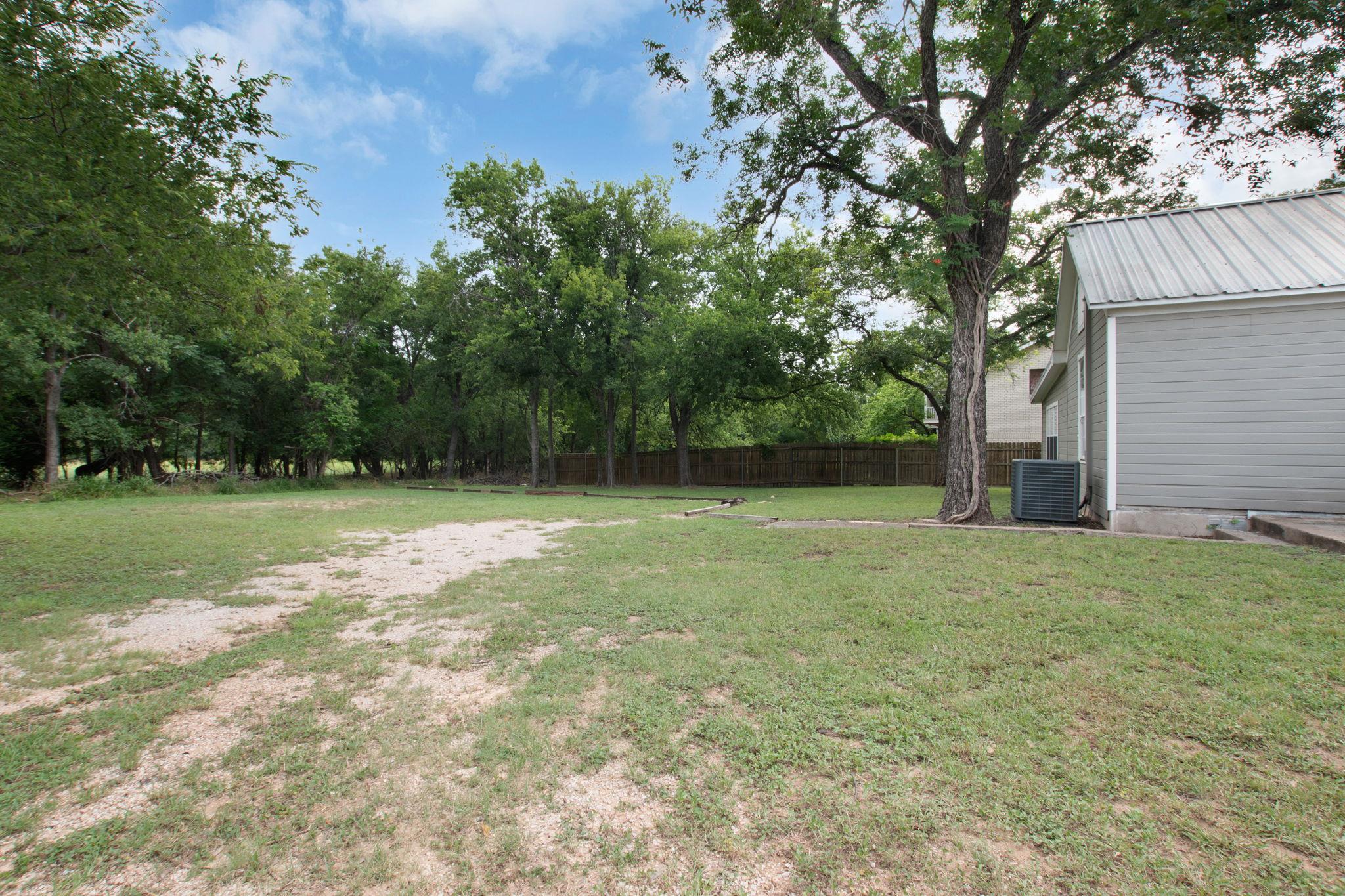 611 Central Texas Expy, Lampasas, TX 76550