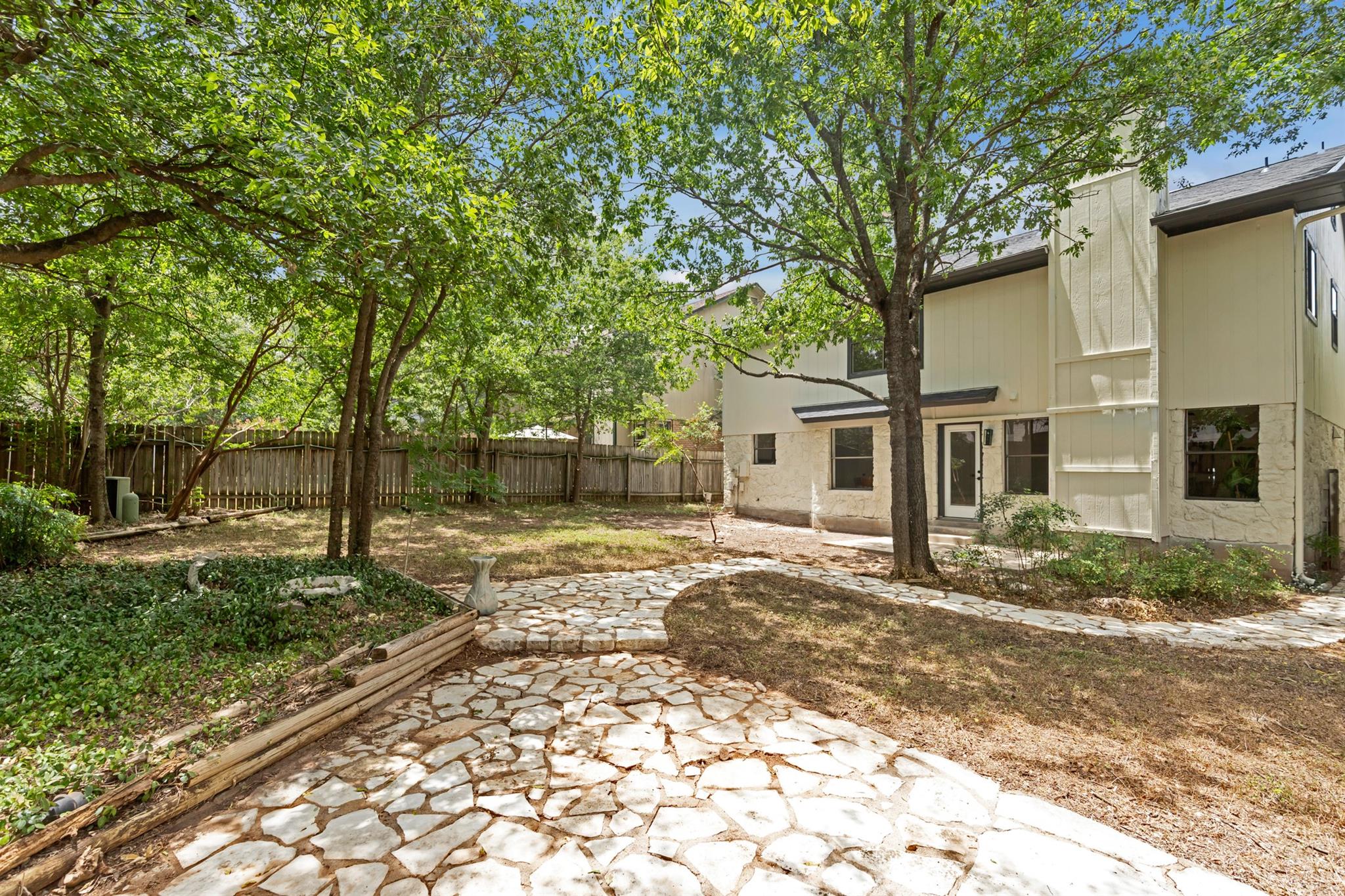 13265 Kerrville Folkway Dr, Austin, TX 78729