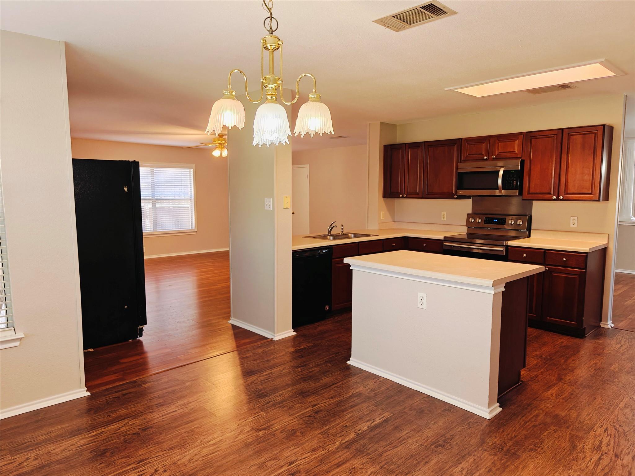 909 Lodosa Dr, Cedar Park, TX 78613