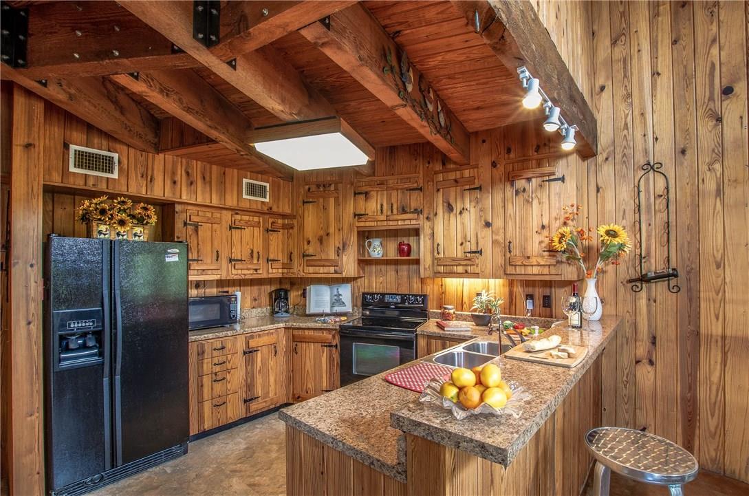 450 Oakwood Loop, San Marcos, TX 78666
