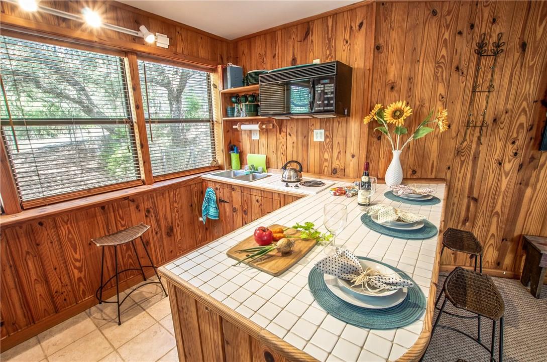 450 Oakwood Loop, San Marcos, TX 78666