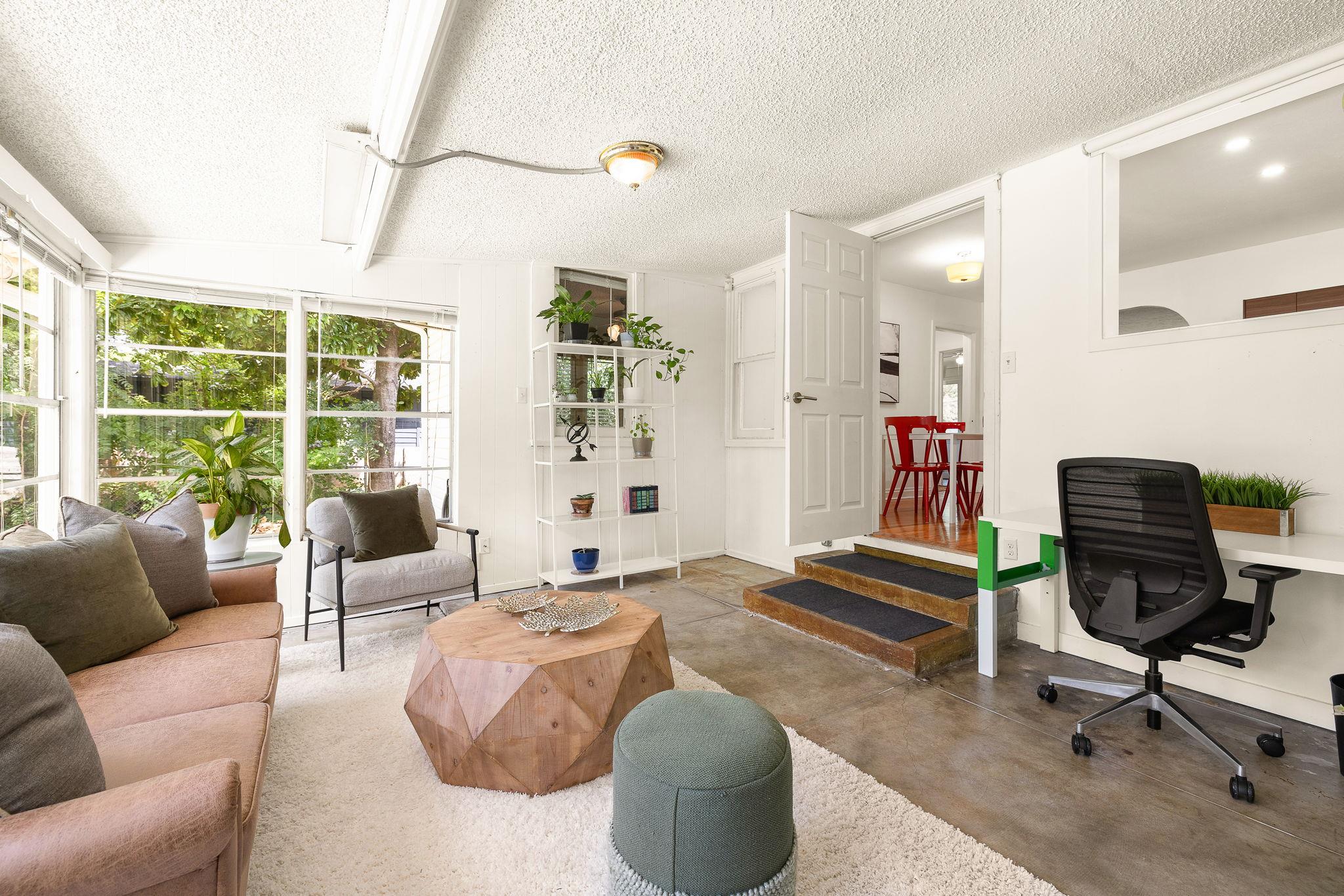1104 Brentwood St, Austin, TX 78757