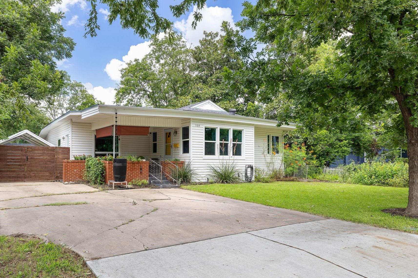 1104 Brentwood St, Austin, TX 78757